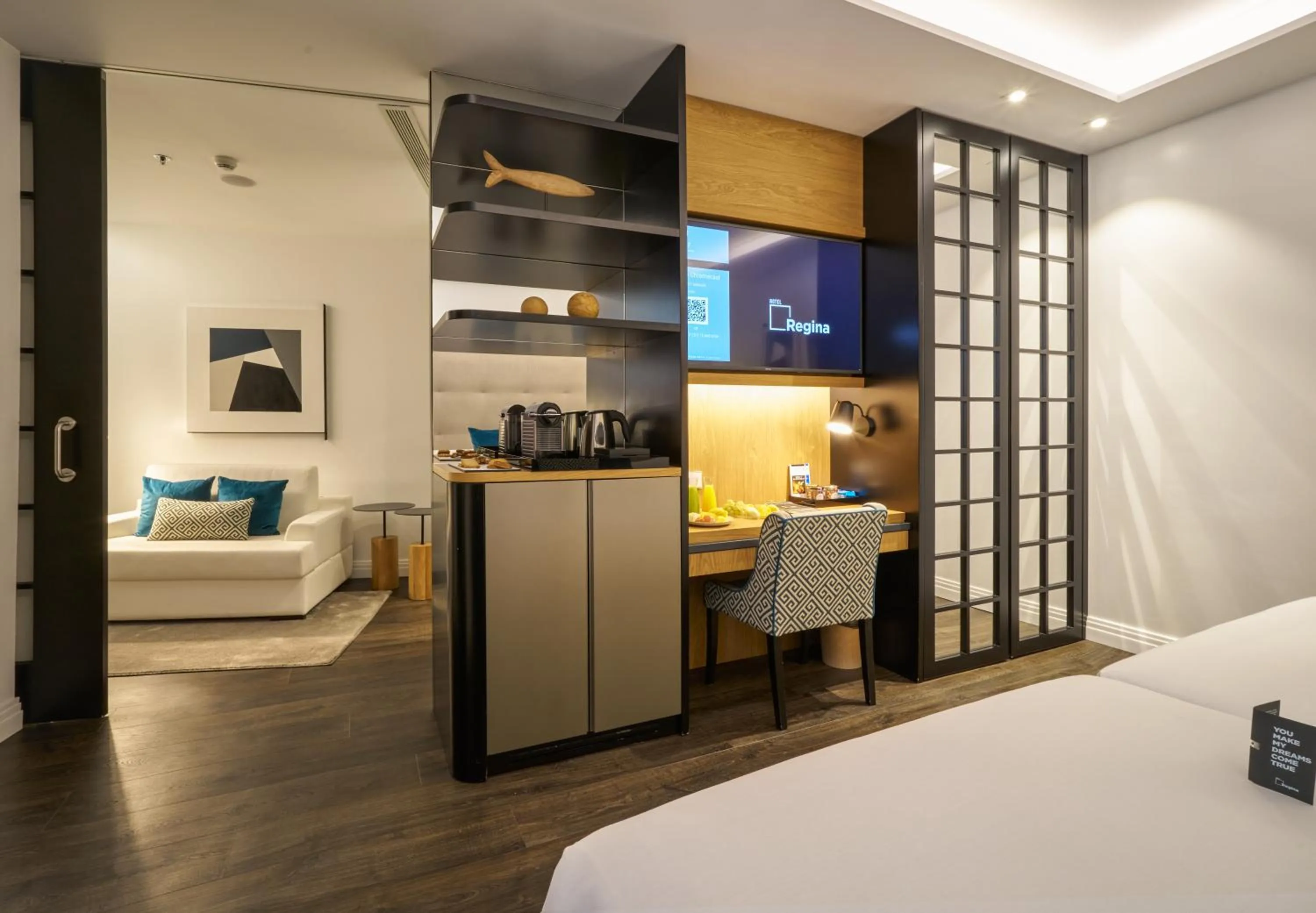 Bedroom, Bed in Hotel Regina