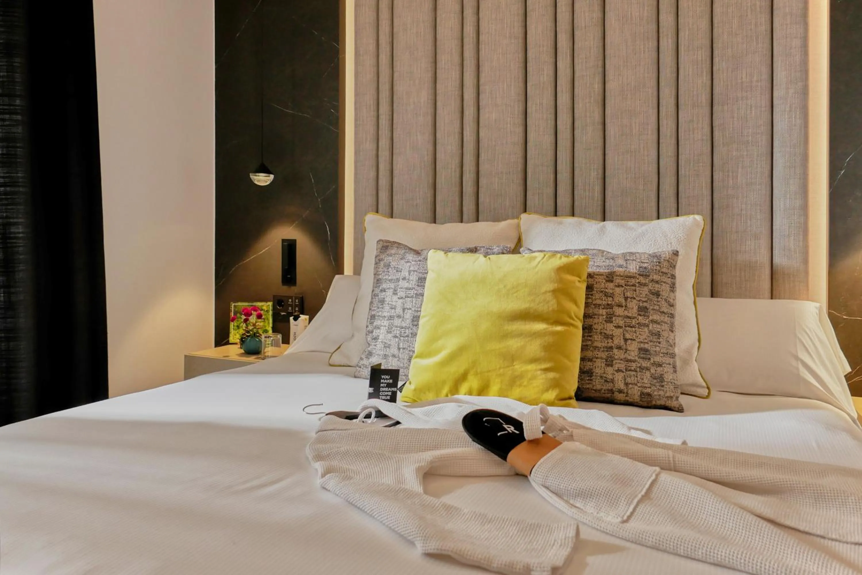 Bedroom, Bed in Hotel Regina