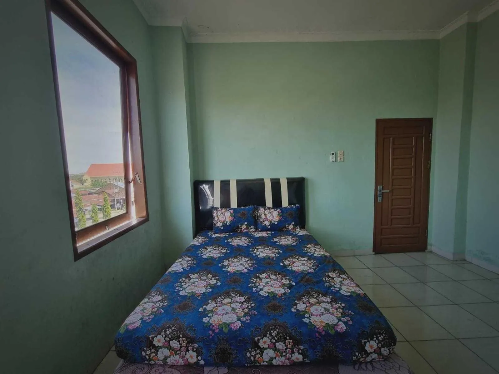 Bedroom, Bed in EXPRESS O 91979 Penginapan Tondong Ta