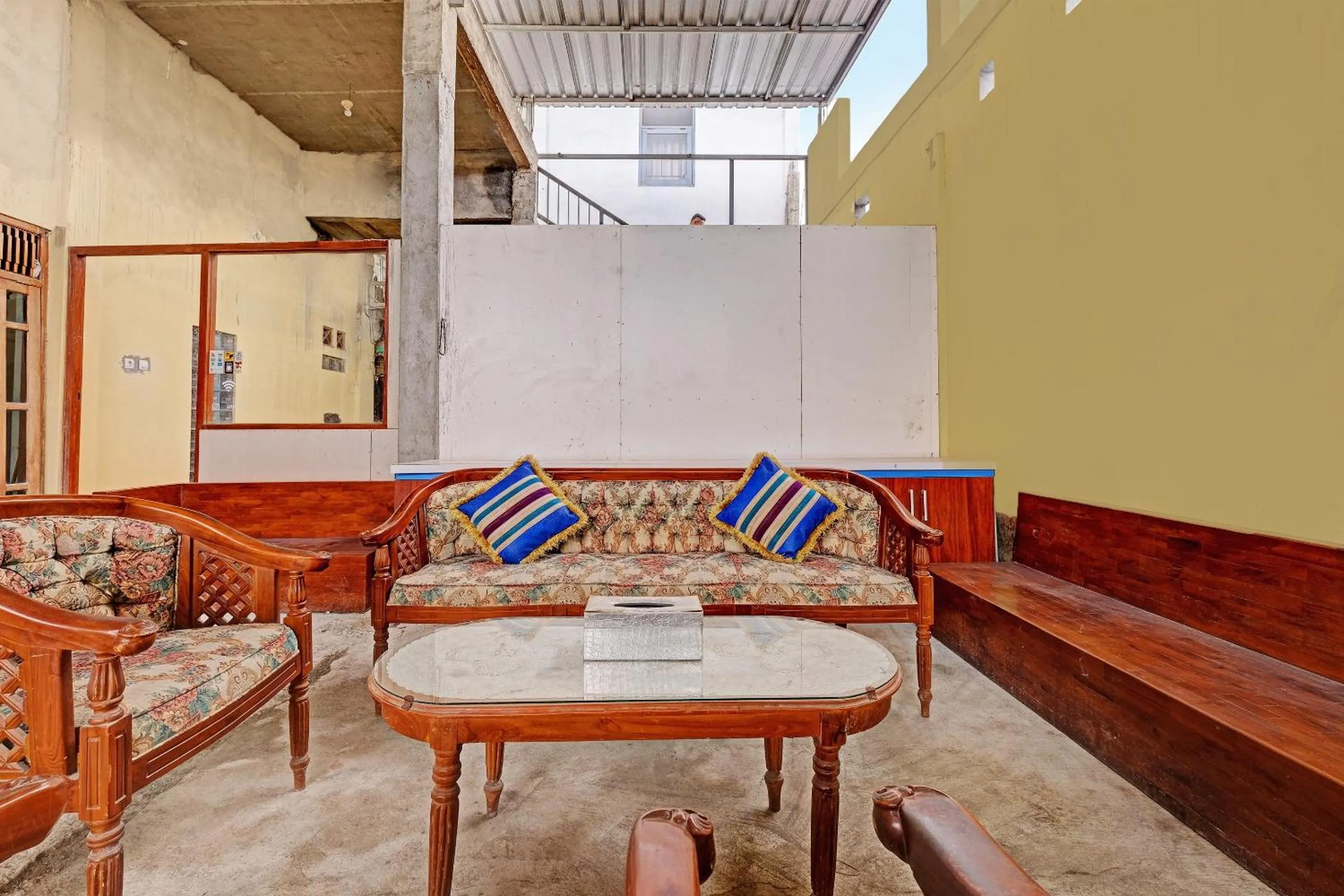 Lobby or reception in OYO 91987 Archery Residence Syariah