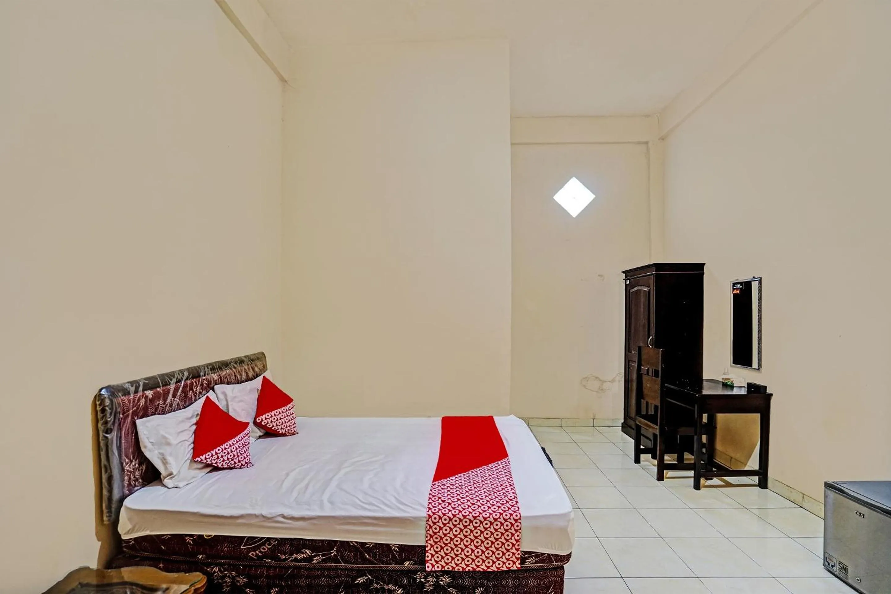 Bedroom, Bed in OYO Life 91984 Taufik Kost Syariah