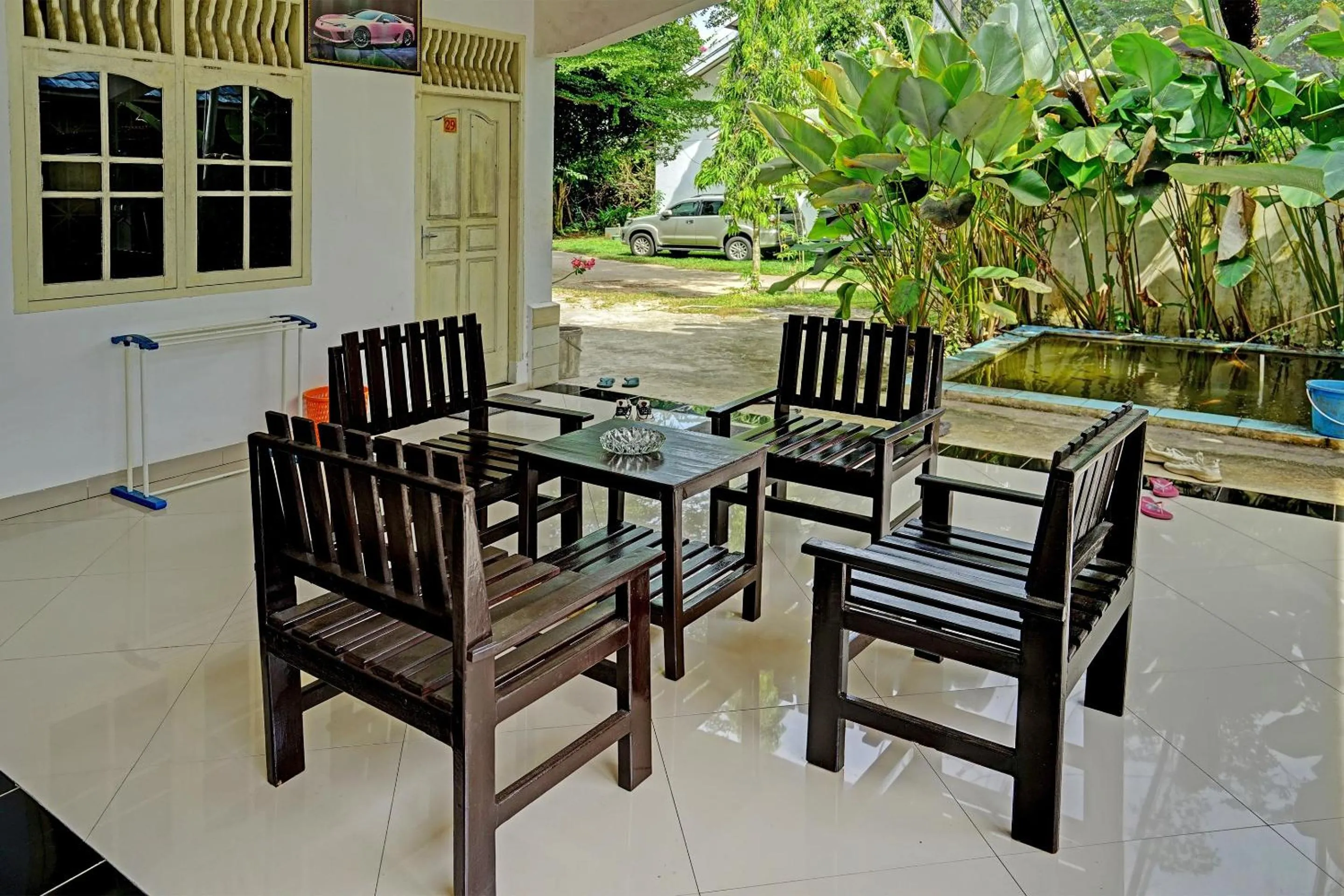 Lobby or reception in OYO Life 91984 Taufik Kost Syariah