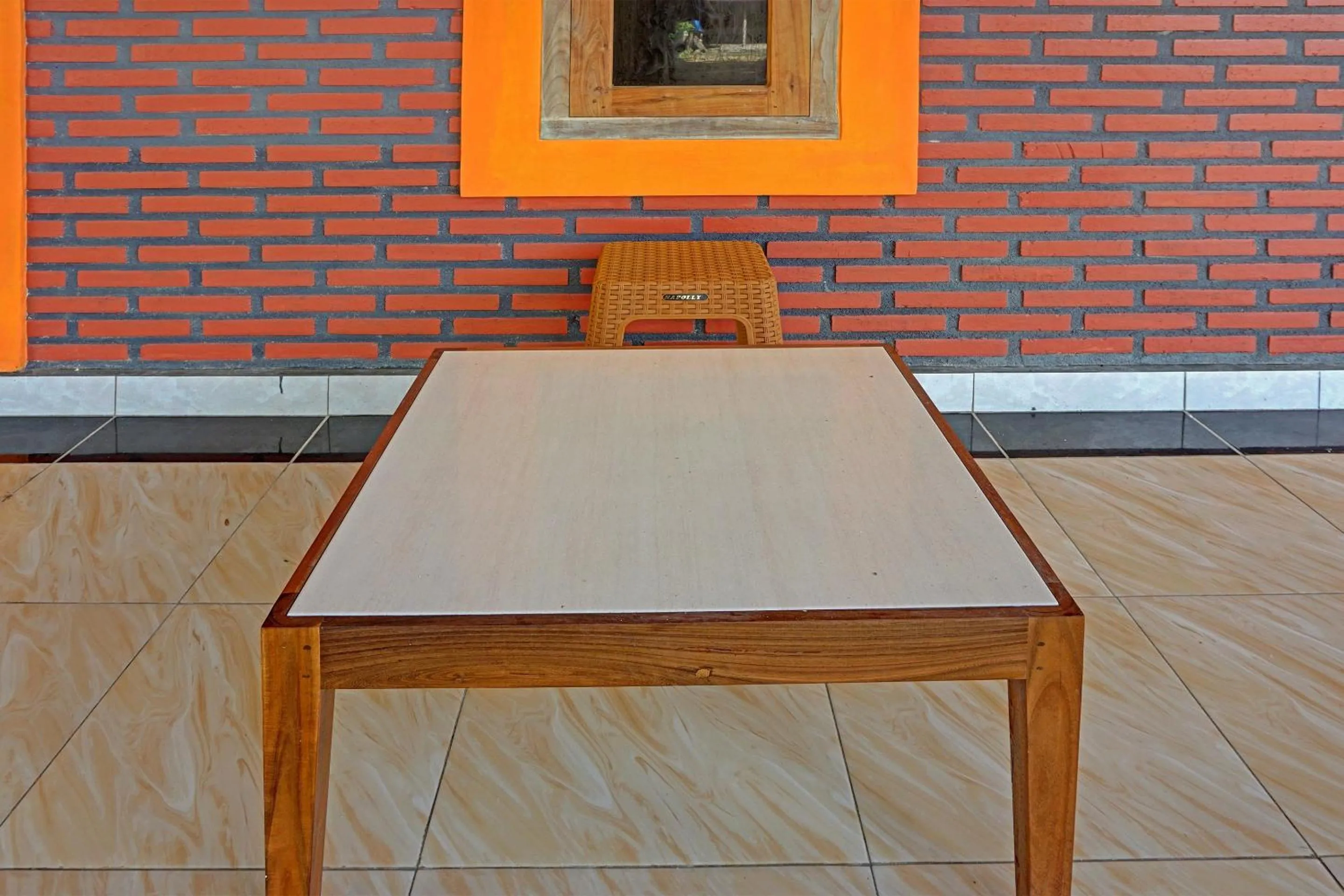 Lobby or reception in OYO Life 91988 Azka Homestay Klayar