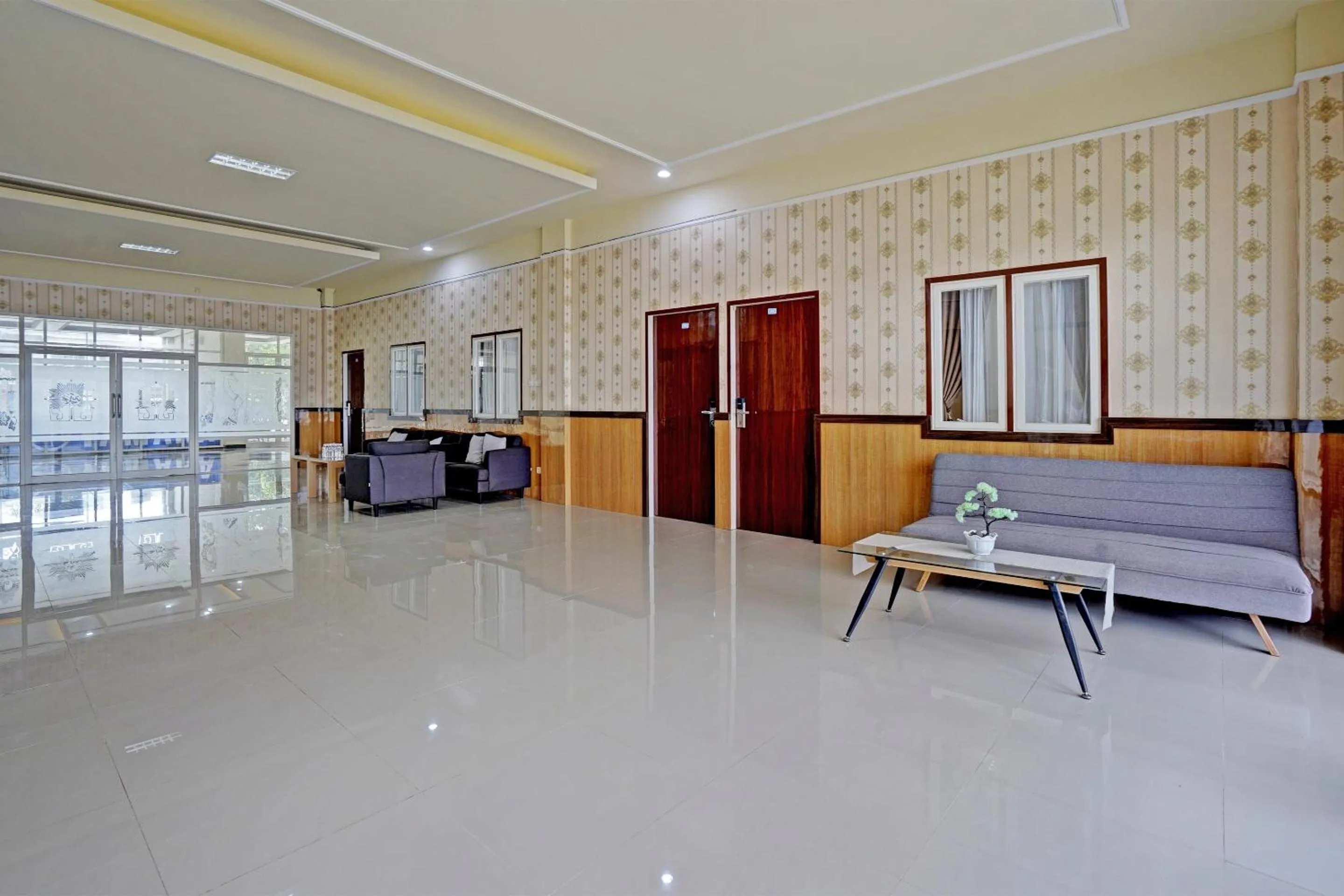 Lobby or reception in OYO 91997 Edhotel Smk Models Syariah