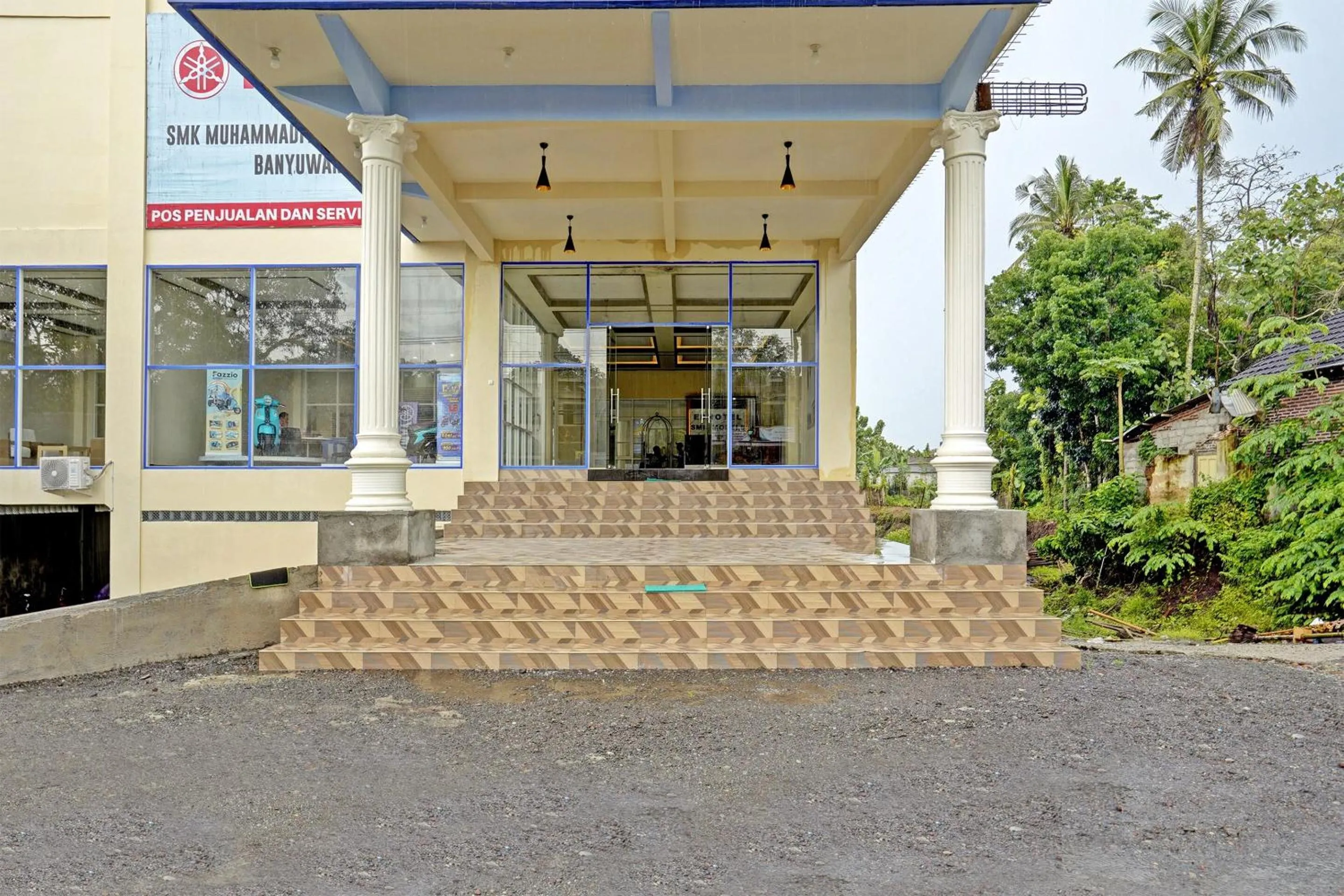 Facade/entrance in OYO 91997 Edhotel Smk Models Syariah