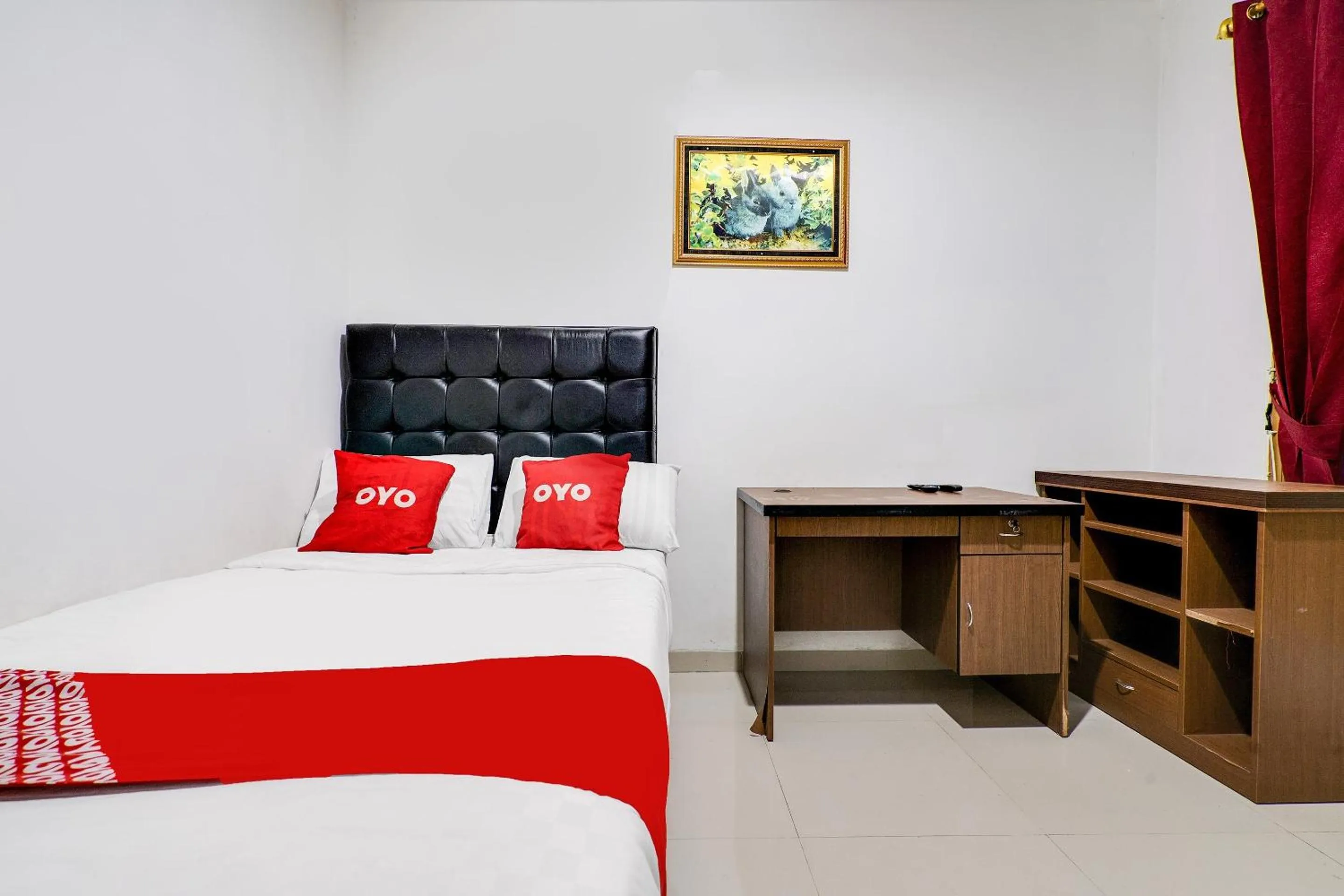 Bedroom, Bed in OYO Life 91994 Sawerigading Jatinangor Syariah