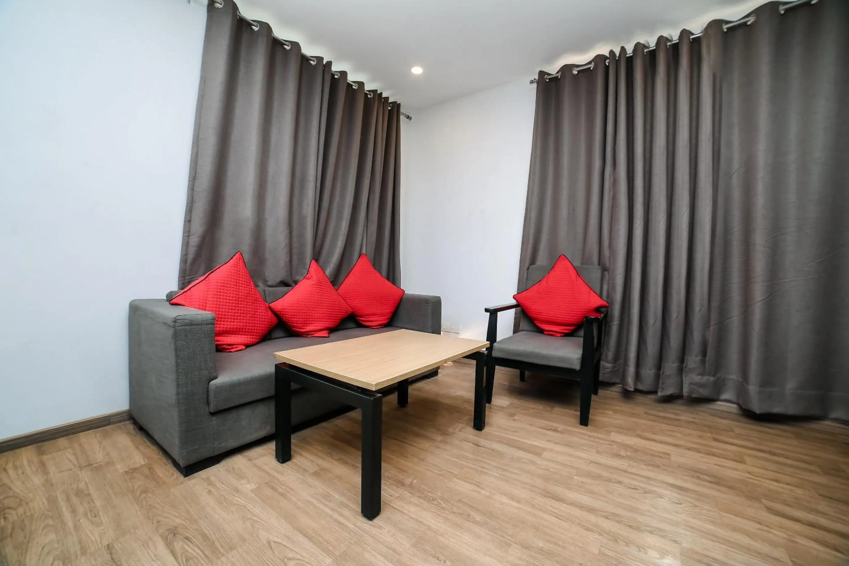 Lobby or reception in OYO Life 91994 Sawerigading Jatinangor Syariah