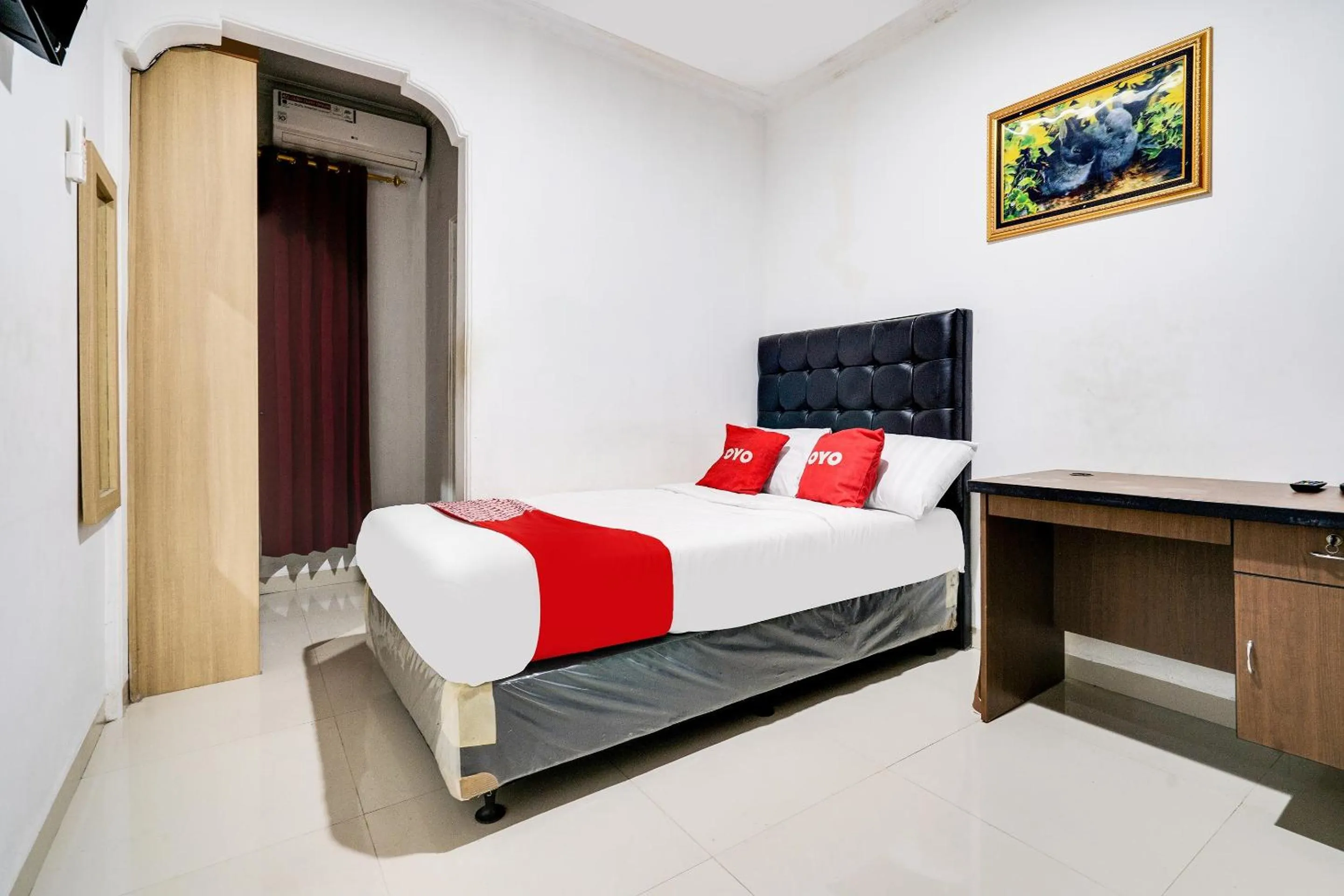 Bedroom, Bed in OYO Life 91994 Sawerigading Jatinangor Syariah