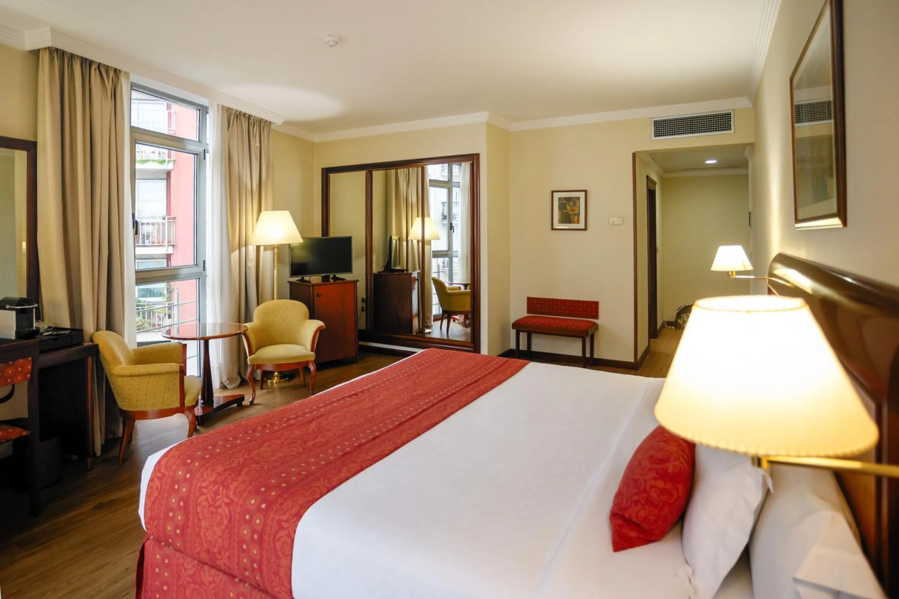 Photo of the whole room, Bed in Gran Hotel de Ferrol