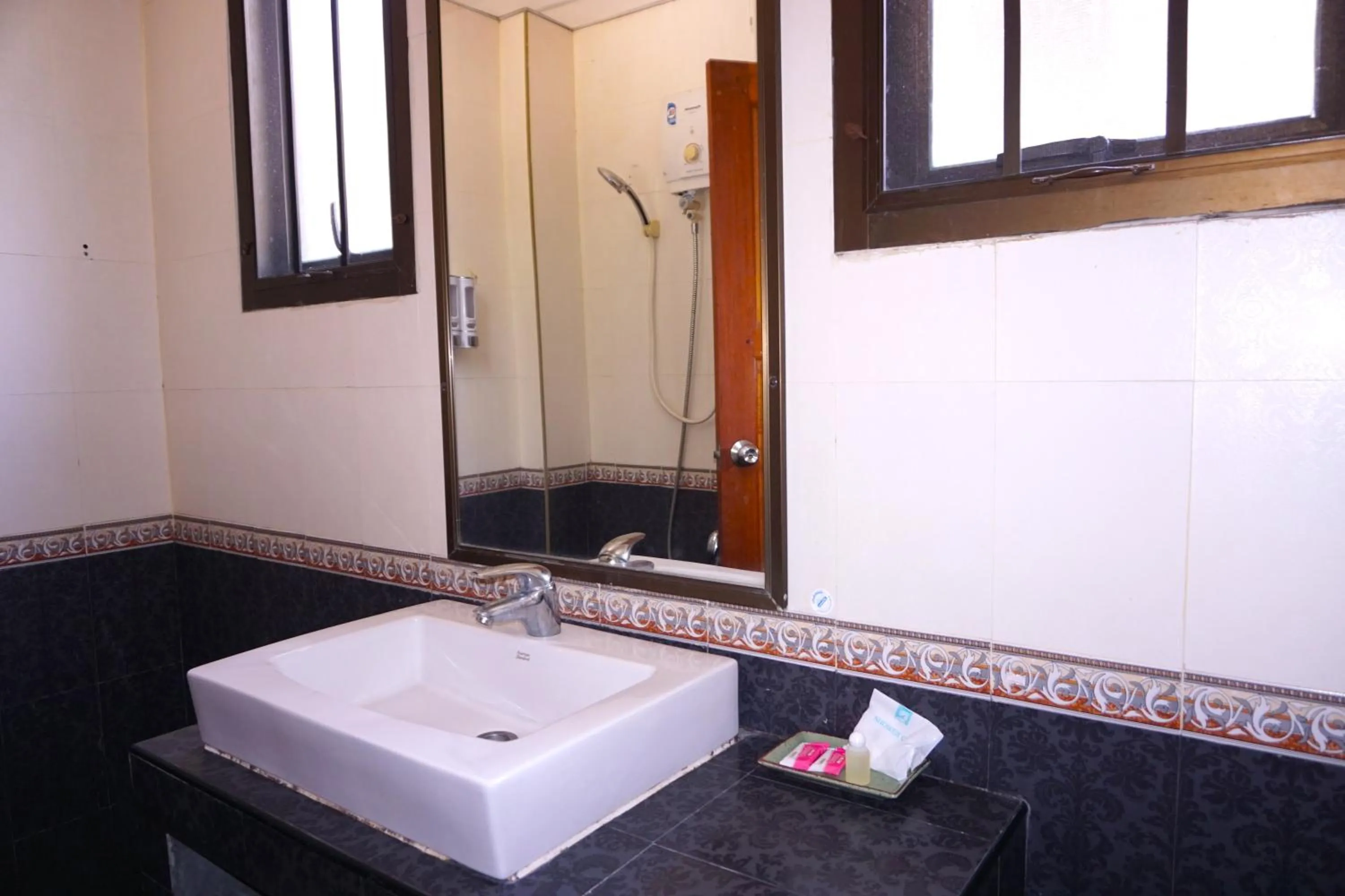 Bathroom in Tamnak Lanta @Chiang Mai