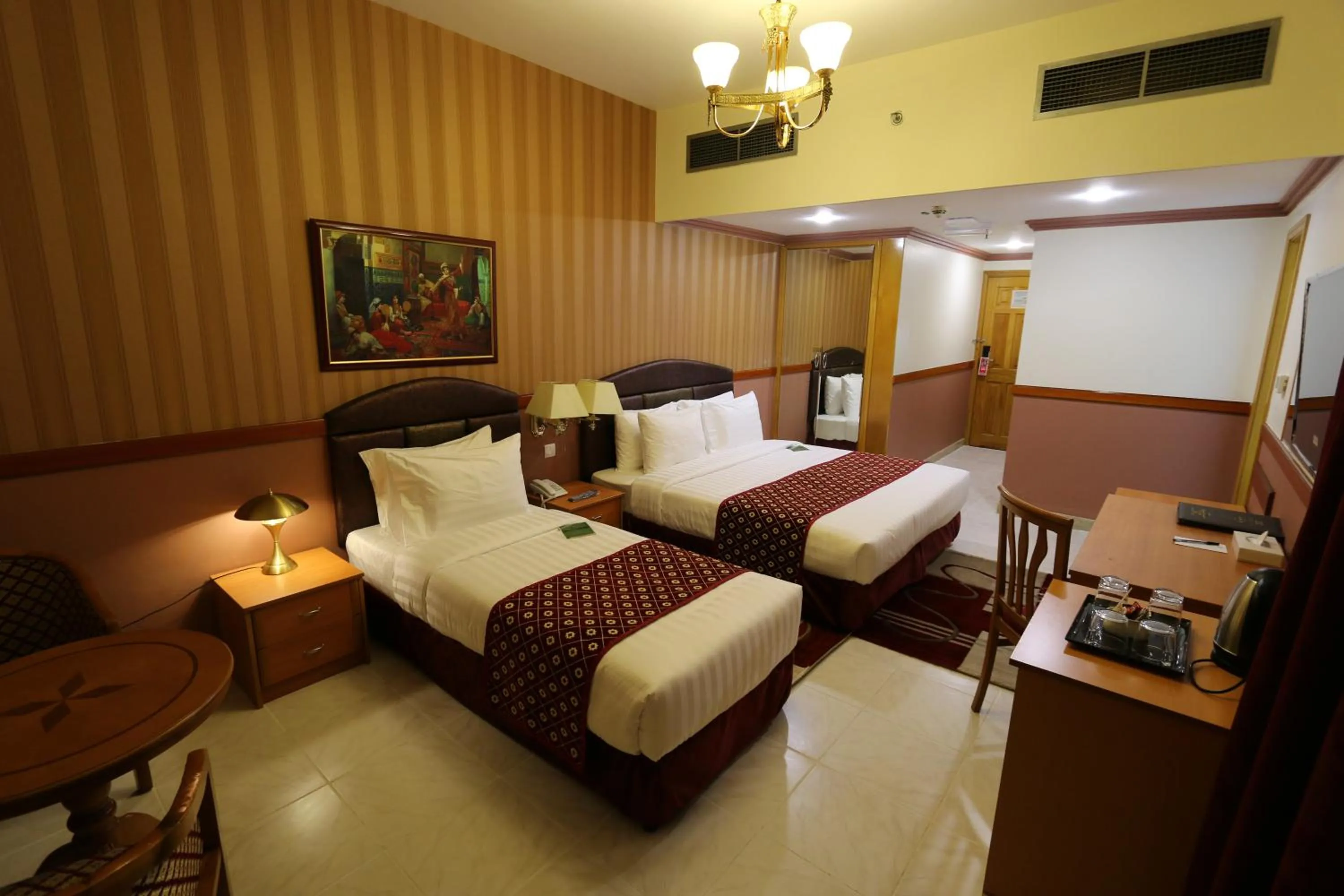 Photo of the whole room, Bed in NEW CALIFORNIA HOTEL