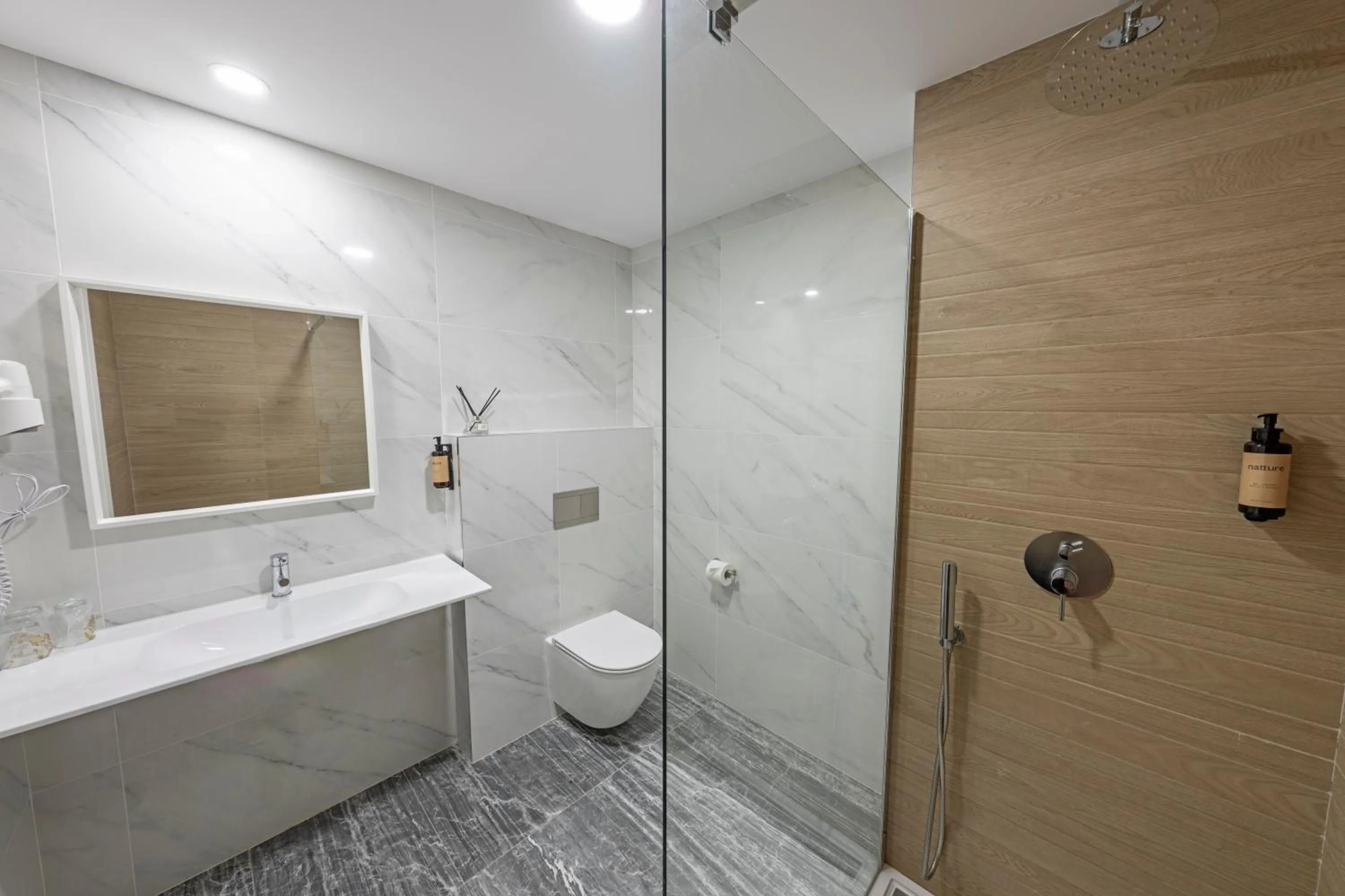 Shower in Hotel Faranda Los Tilos, Ascend Hotel Collection