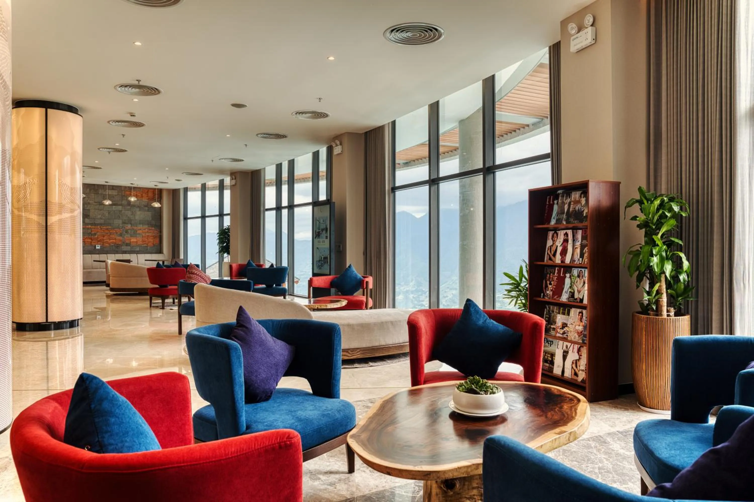 Communal lounge/ TV room in Lady Hill Sapa Resort