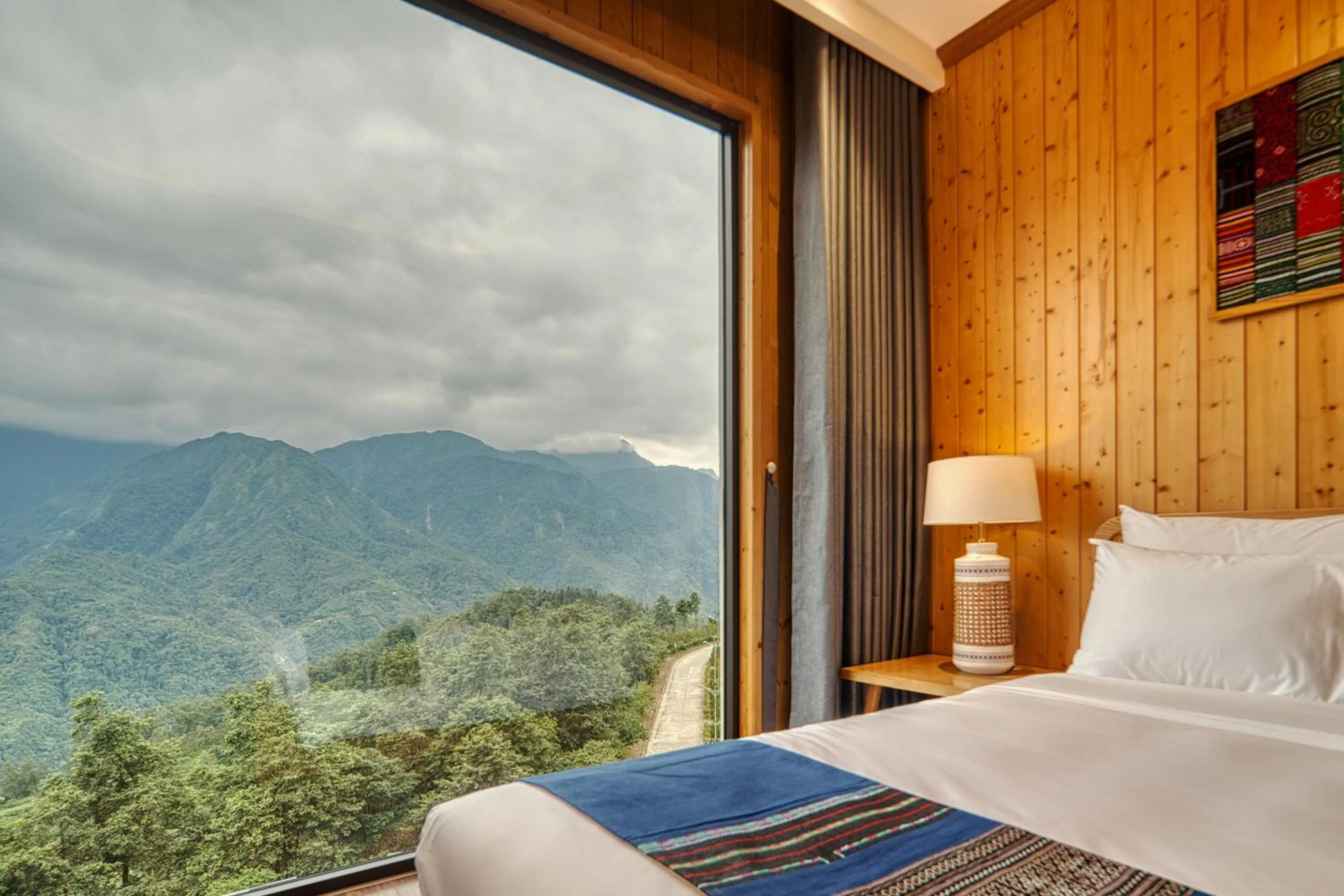 Bed in Lady Hill Sapa Resort
