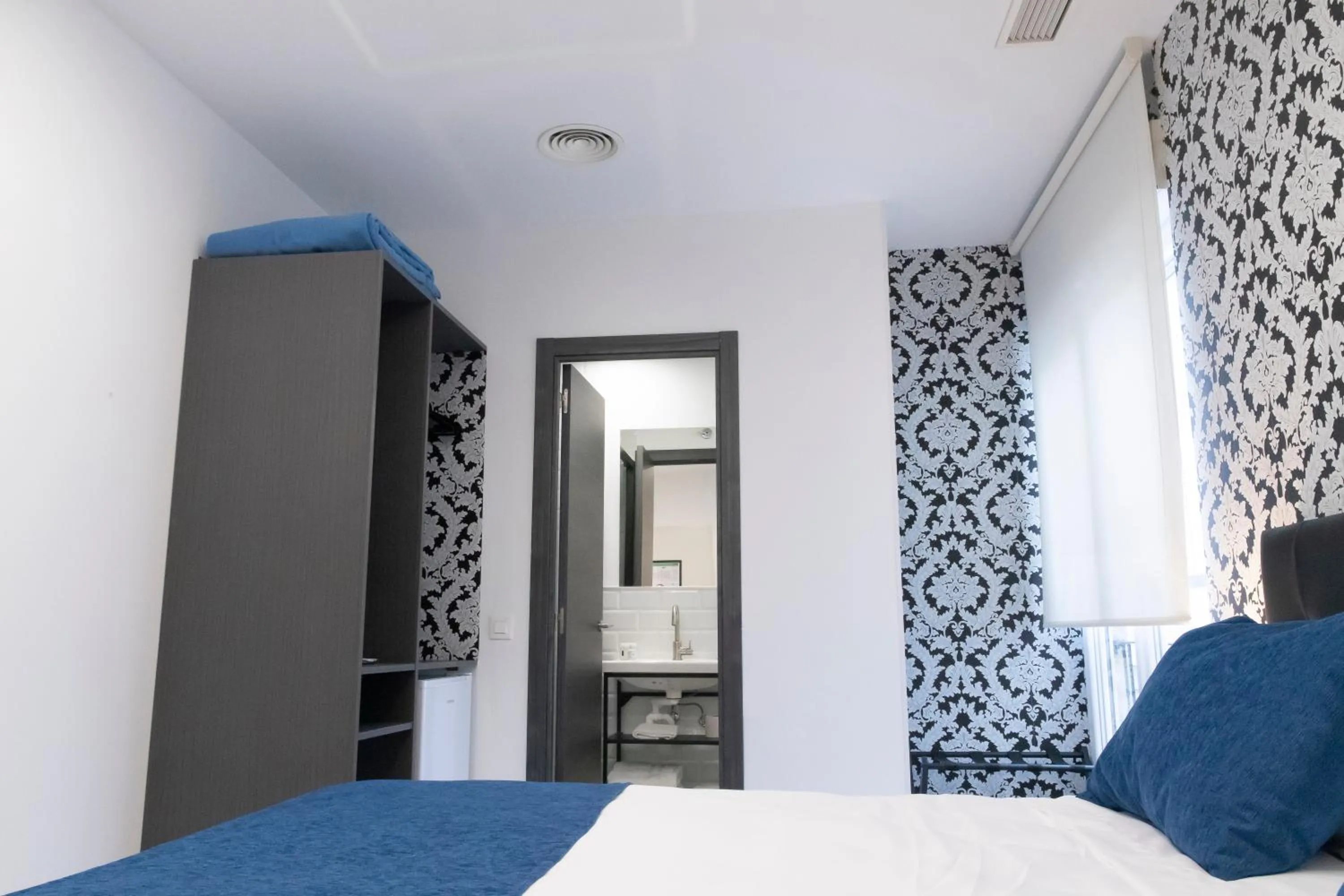 Bedroom, Bed in Hostal Boutique I Host You