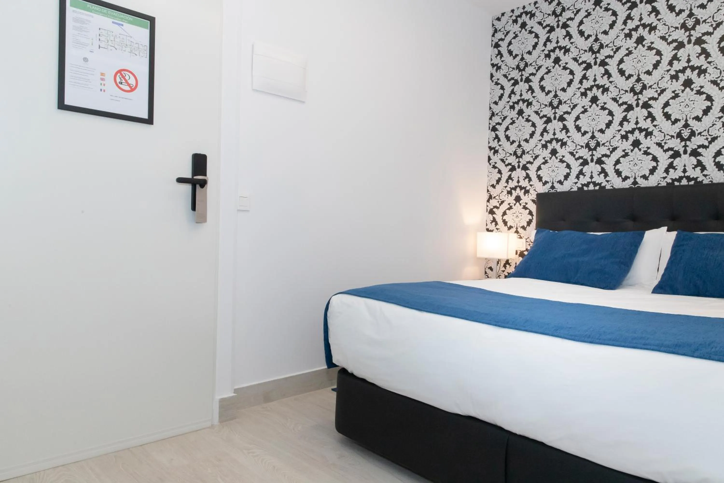 Bedroom, Bed in Hostal Boutique I Host You