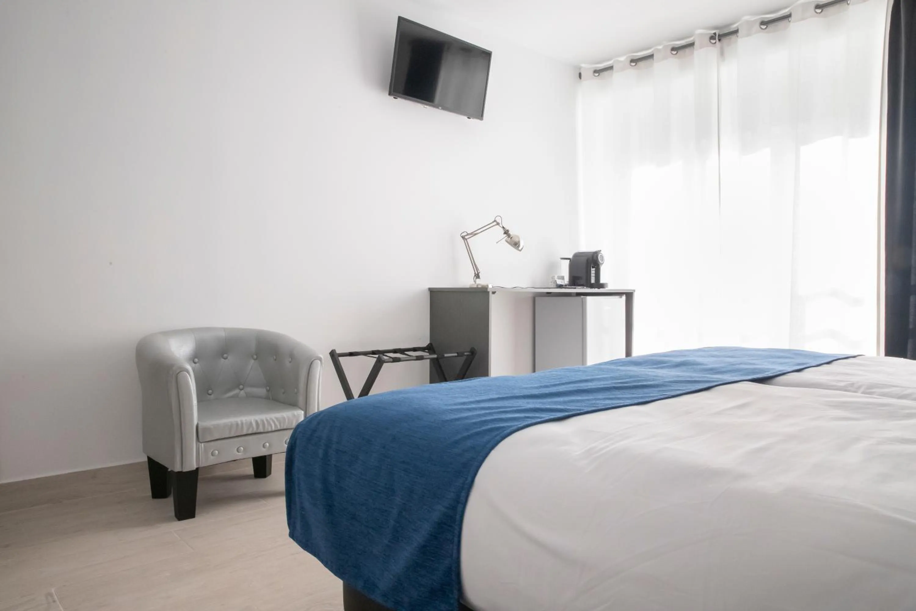 TV and multimedia, Bed in Hostal Boutique I Host You