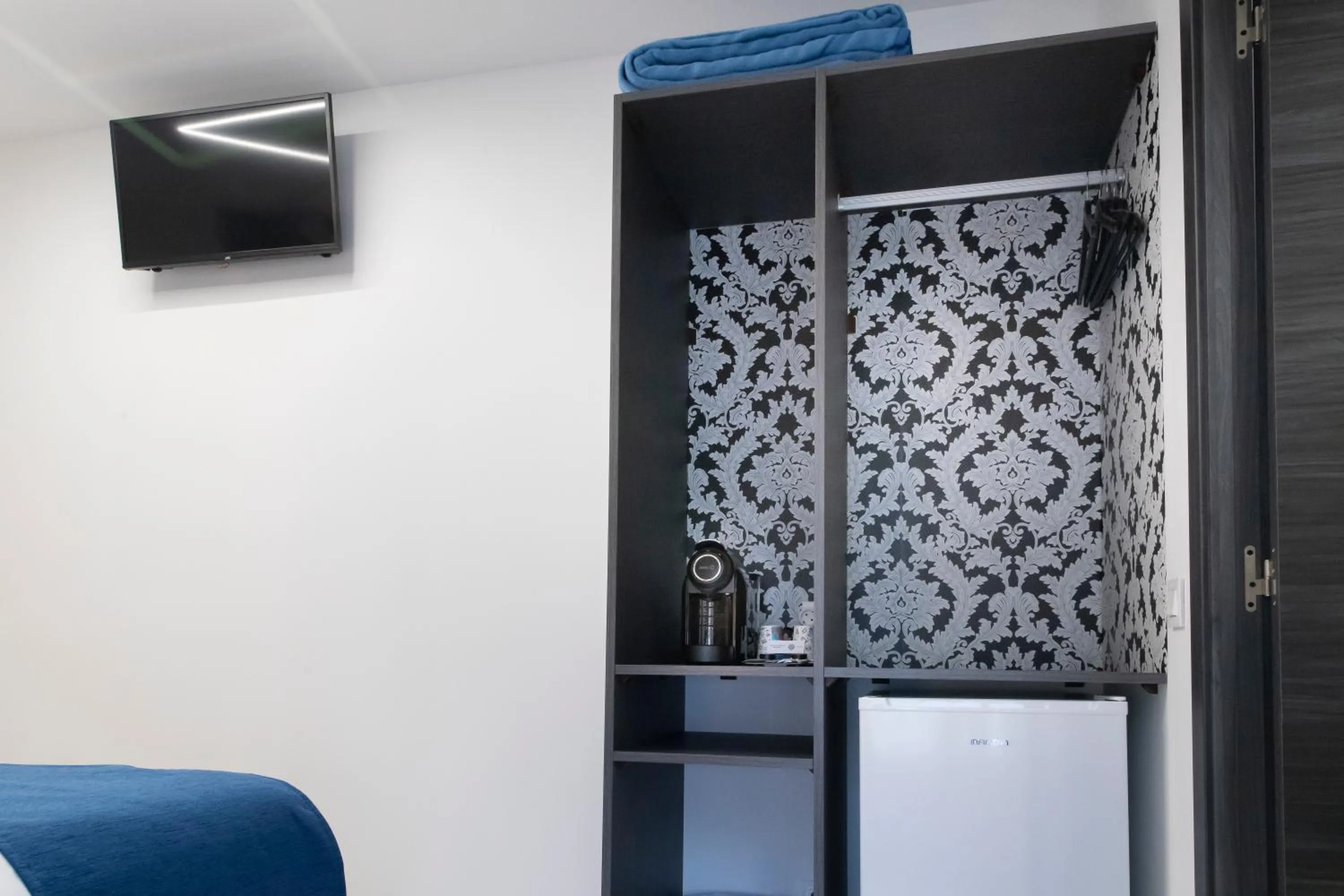 wardrobe in Hostal Boutique I Host You