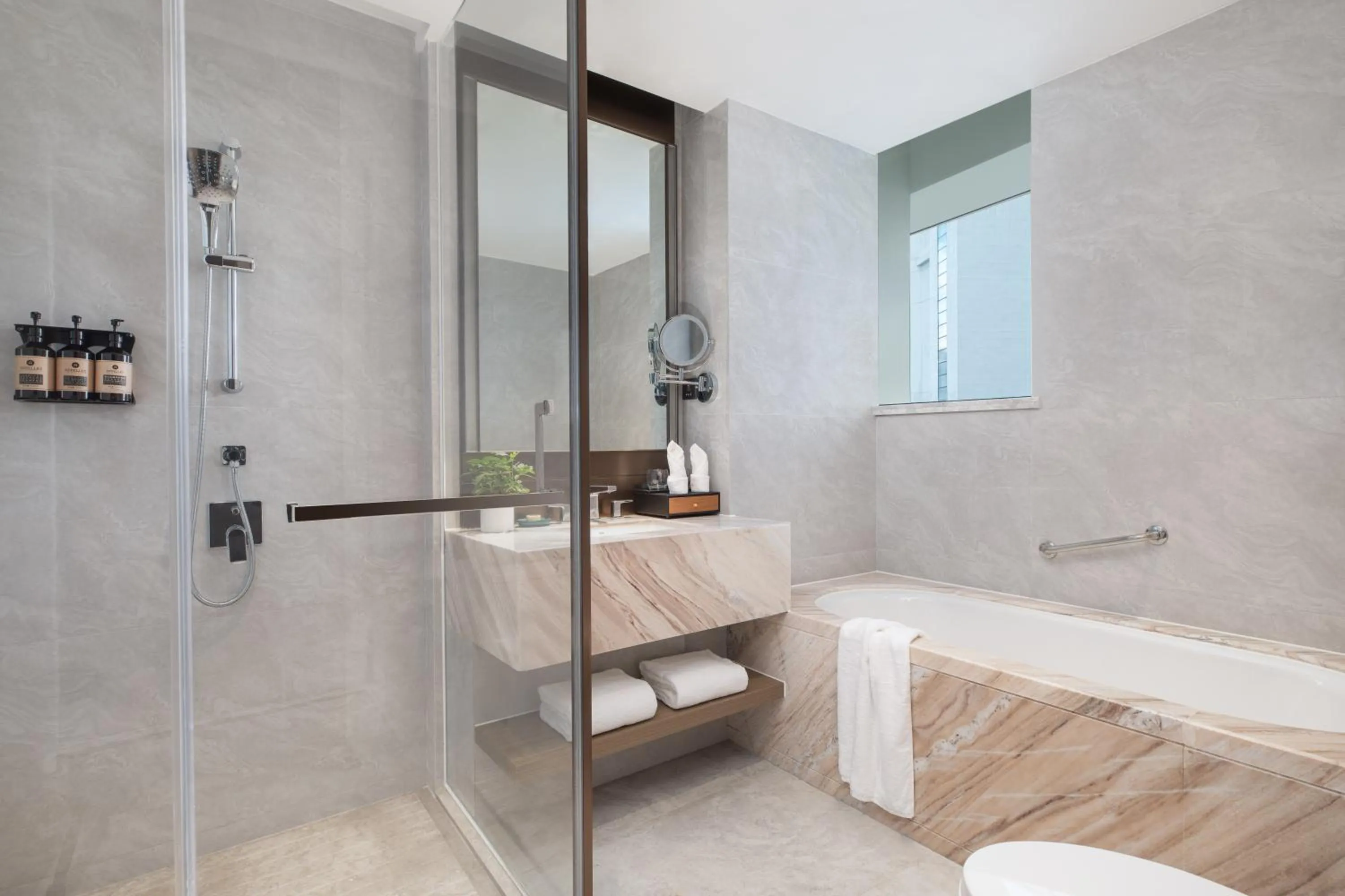 Shower in Ascott Dadonghai Bay Sanya