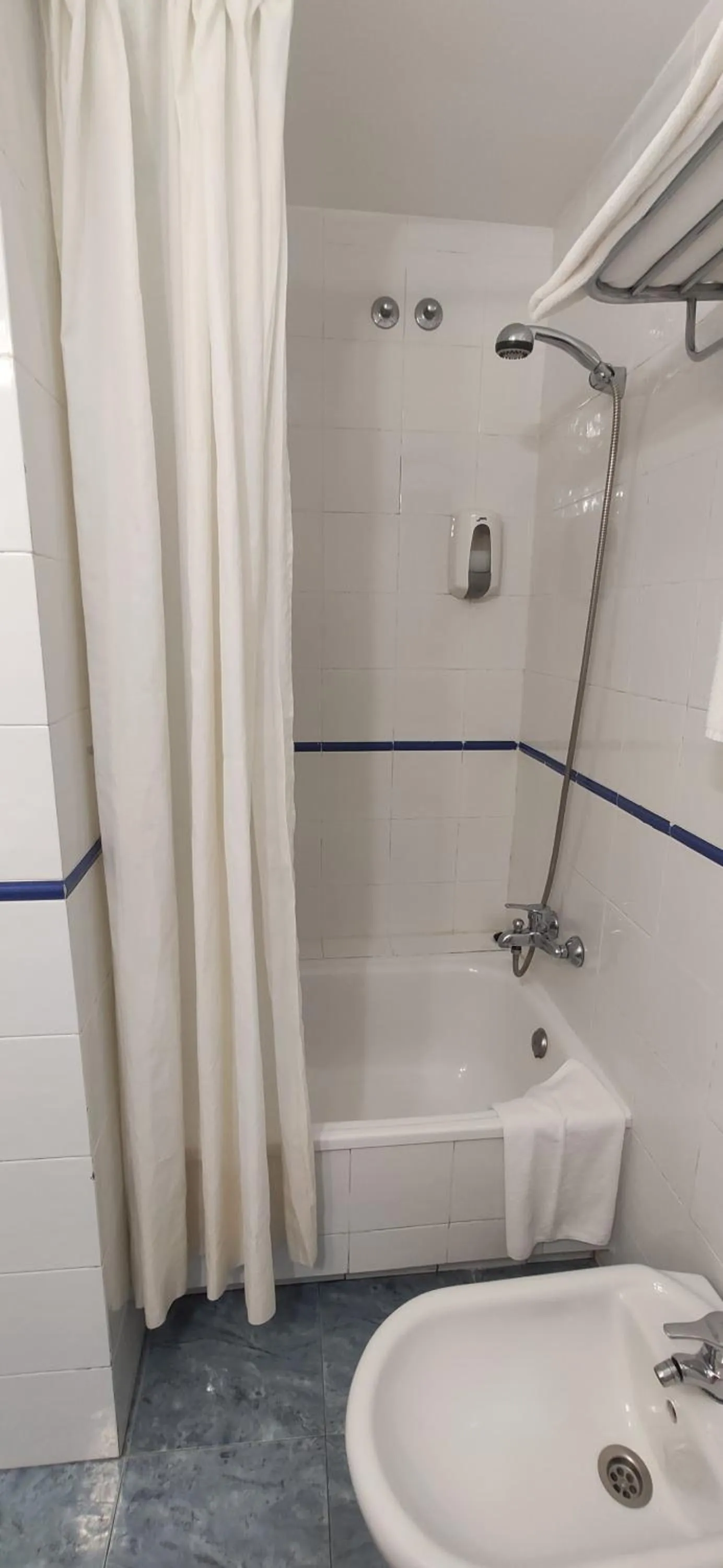 Bath in Hotel Hórreo by Bossh! Hotels