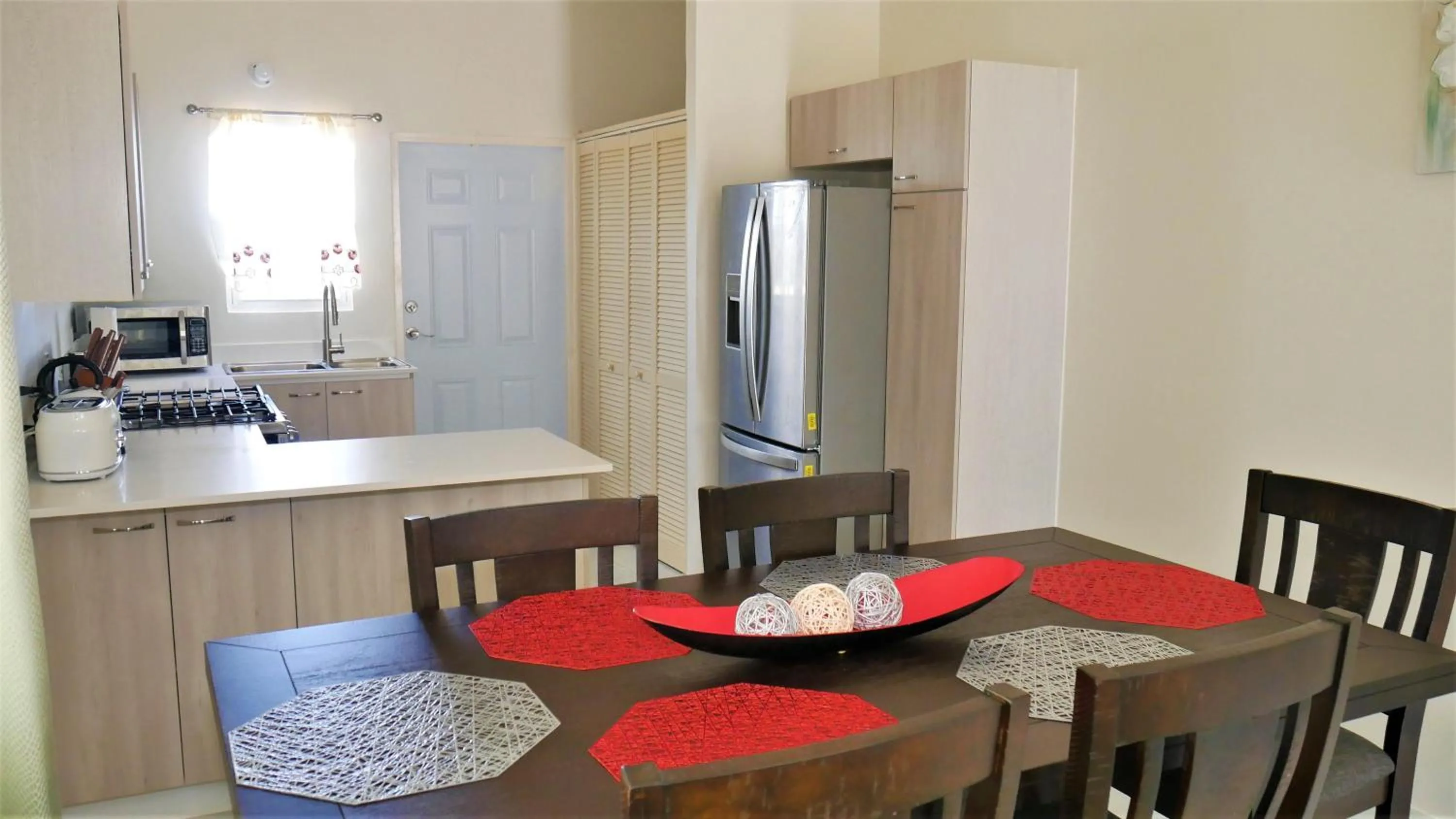 Kitchen or kitchenette in Lux Sea View Camelot Village Discovery Bay