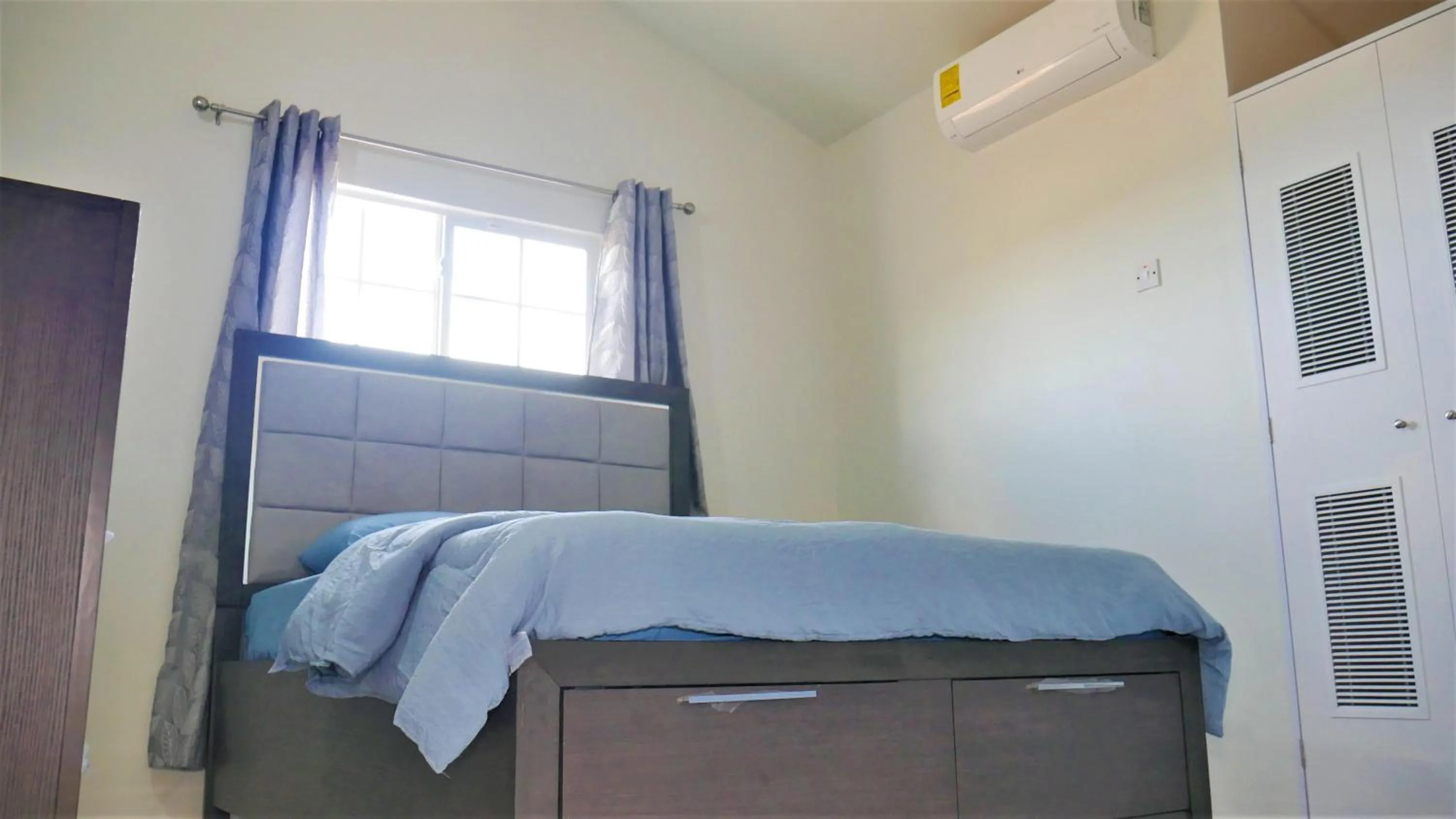 Bedroom, Bed in Lux Sea View Camelot Village Discovery Bay