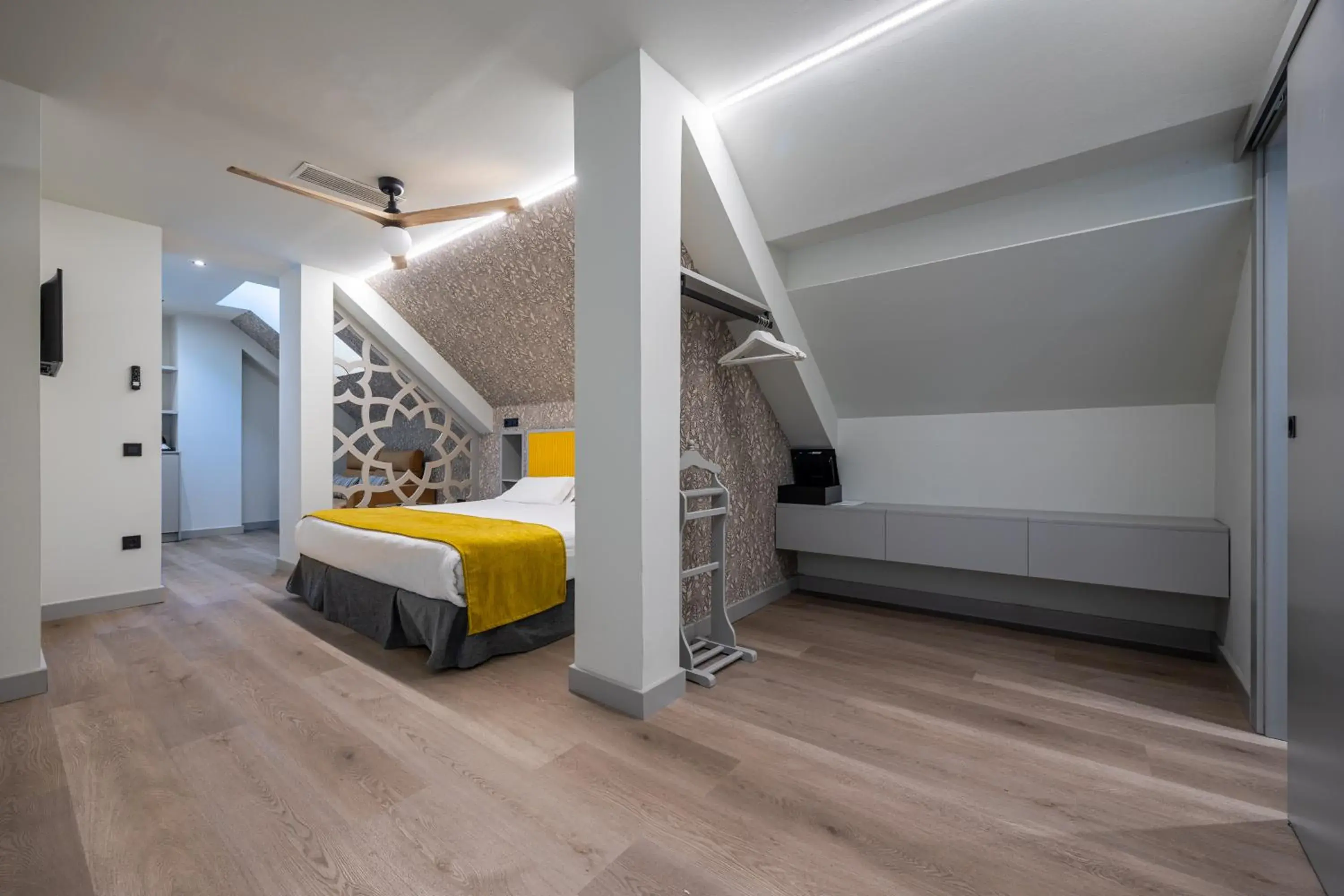 One-Bedroom Suite in Atarazanas Málaga Boutique Hotel One-Bedroom Suite in Atarazanas Málaga Boutique Hotel