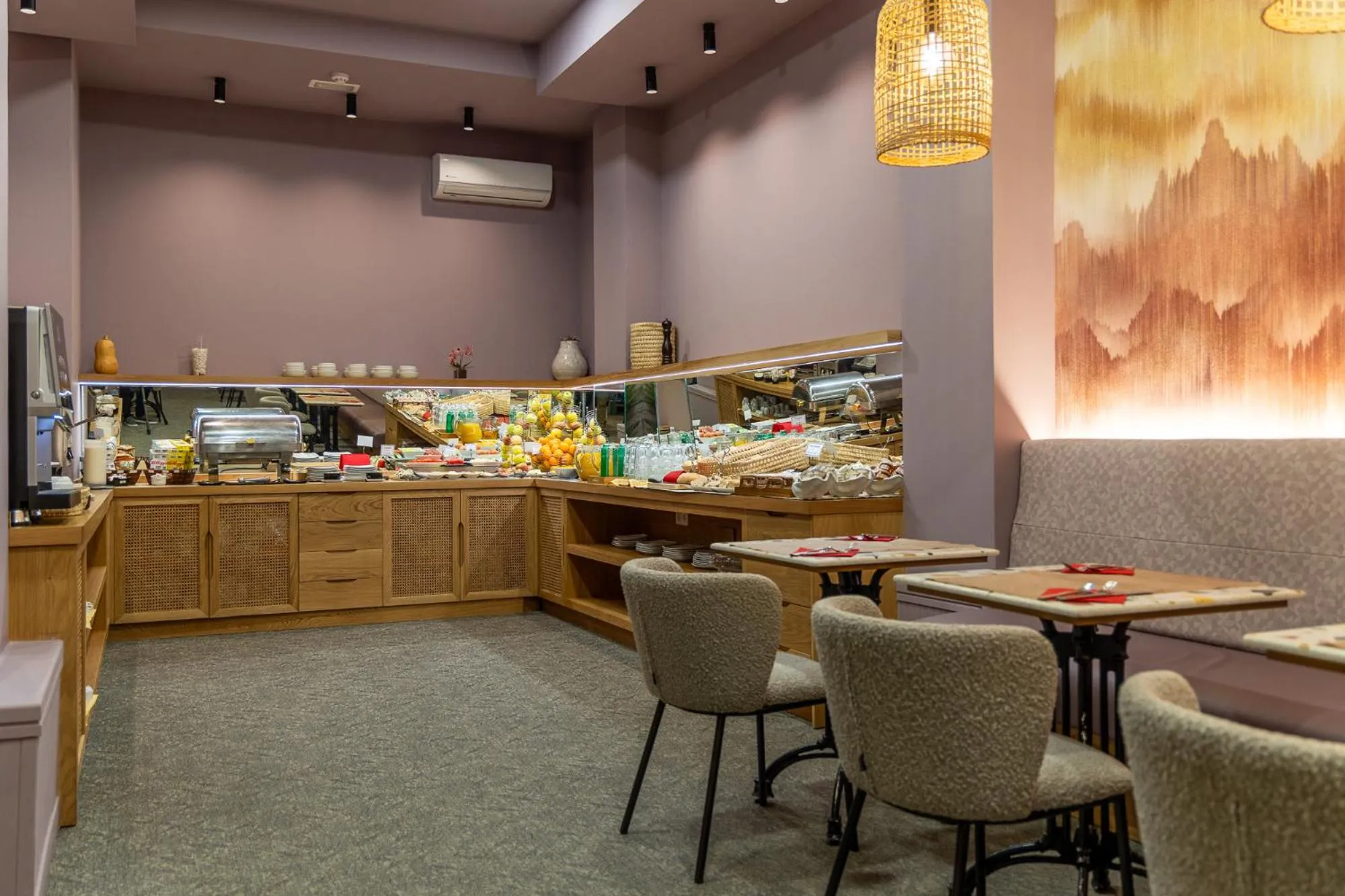 Buffet breakfast in Atarazanas Málaga Boutique Hotel