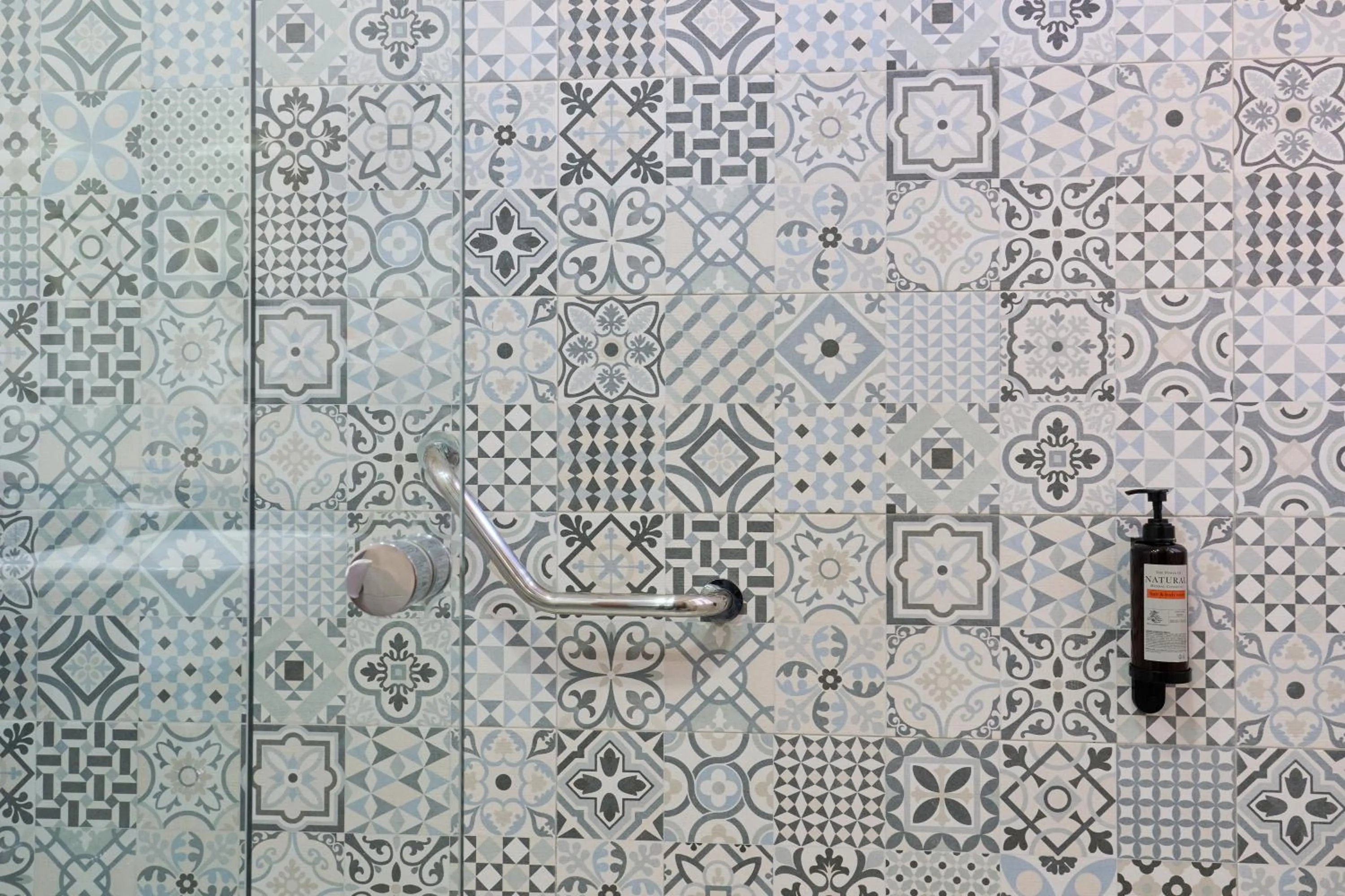 Shower in Porcel Navas