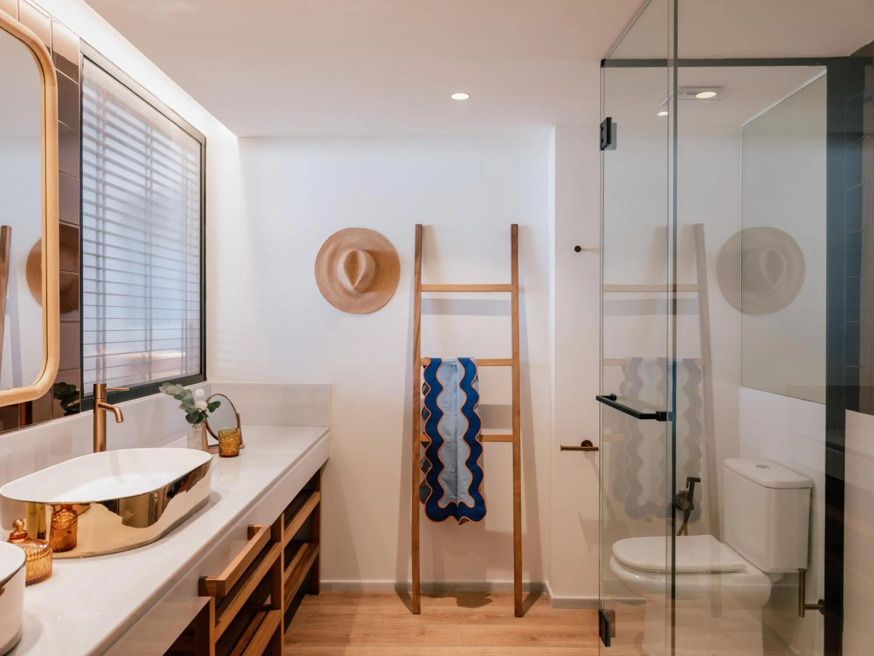 Shower in ME Marbella by Meliá