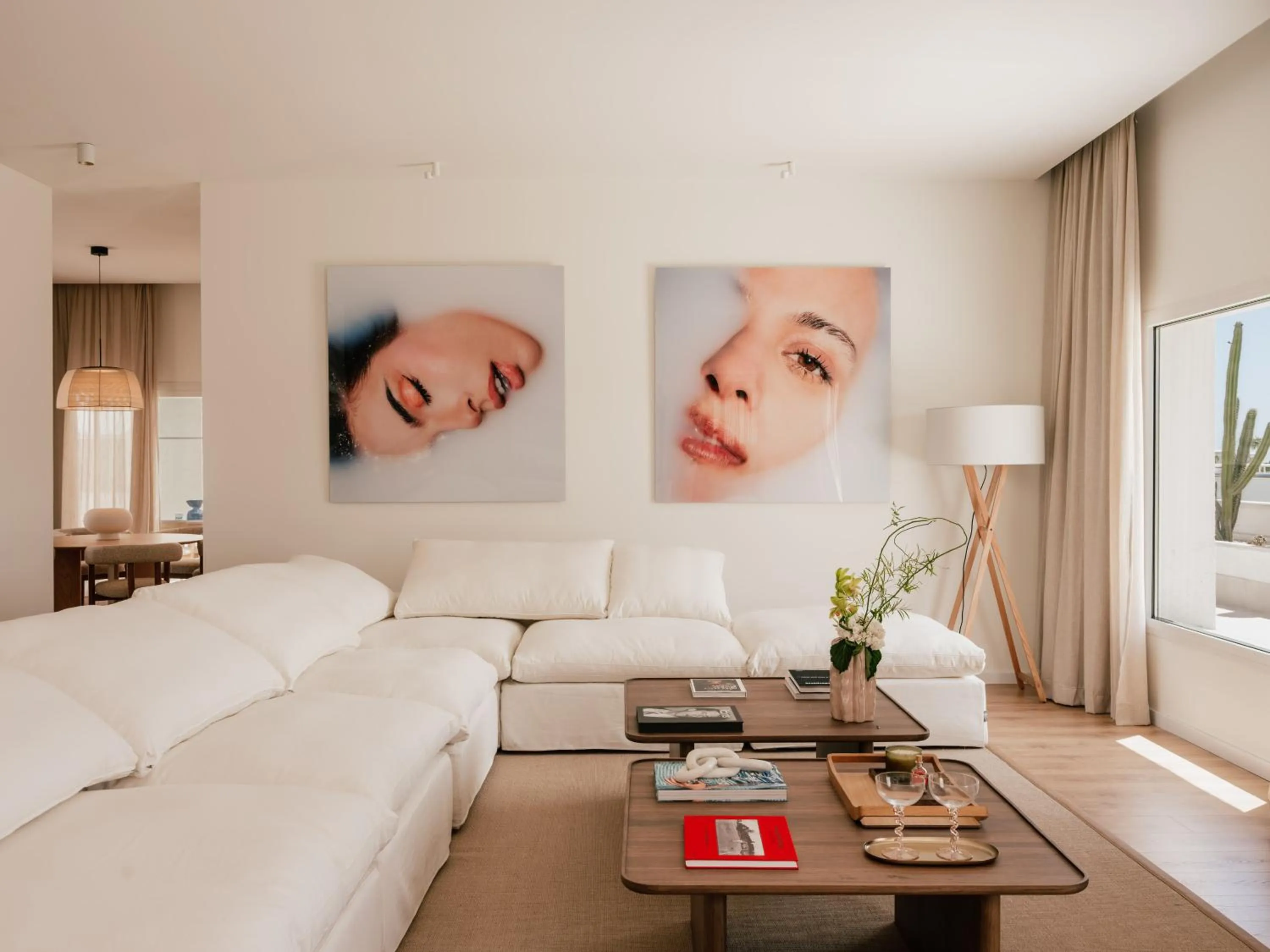 Photo of the whole room in ME Marbella by Meliá