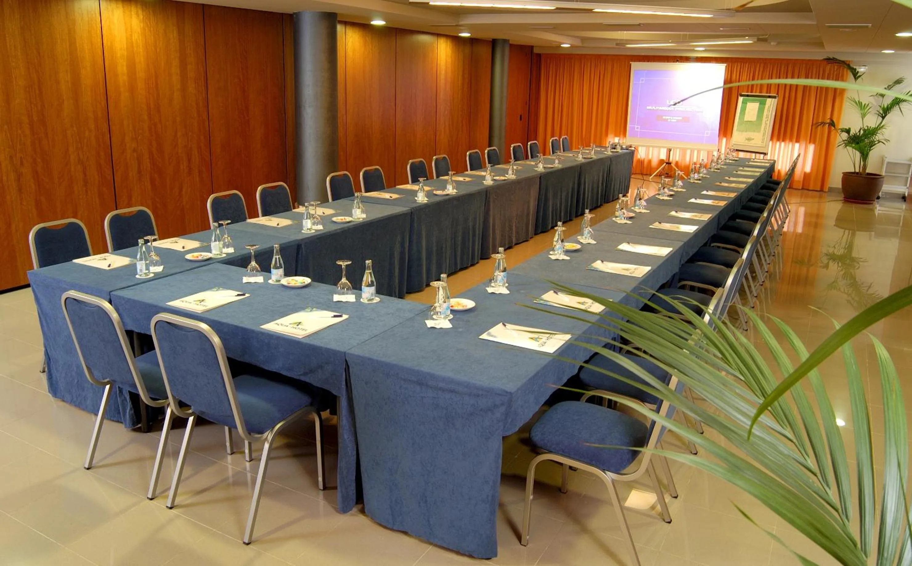 Business facilities in AQUA Hotel Onabrava & Spa 4*Sup