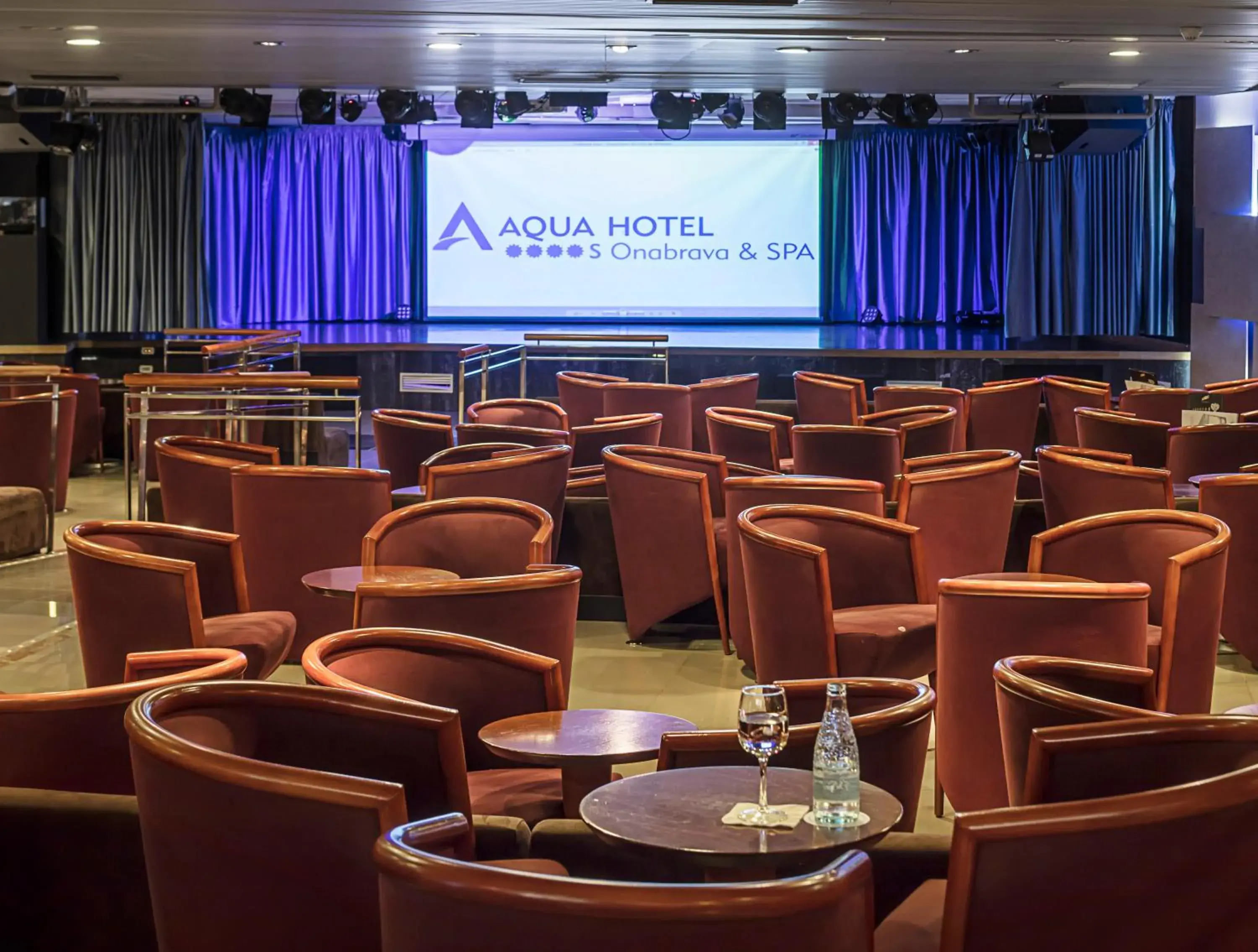 Lounge or bar in AQUA Hotel Onabrava & Spa 4*Sup Lounge or bar in AQUA Hotel Onabrava & Spa 4*Sup