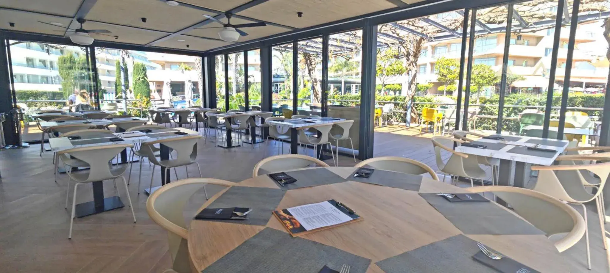 Restaurant/places to eat in AQUA Hotel Onabrava & Spa 4*Sup Restaurant/places to eat in AQUA Hotel Onabrava & Spa 4*Sup