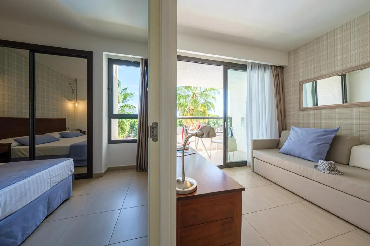 Photo of the whole room, Bed in Estival Isla Cristina