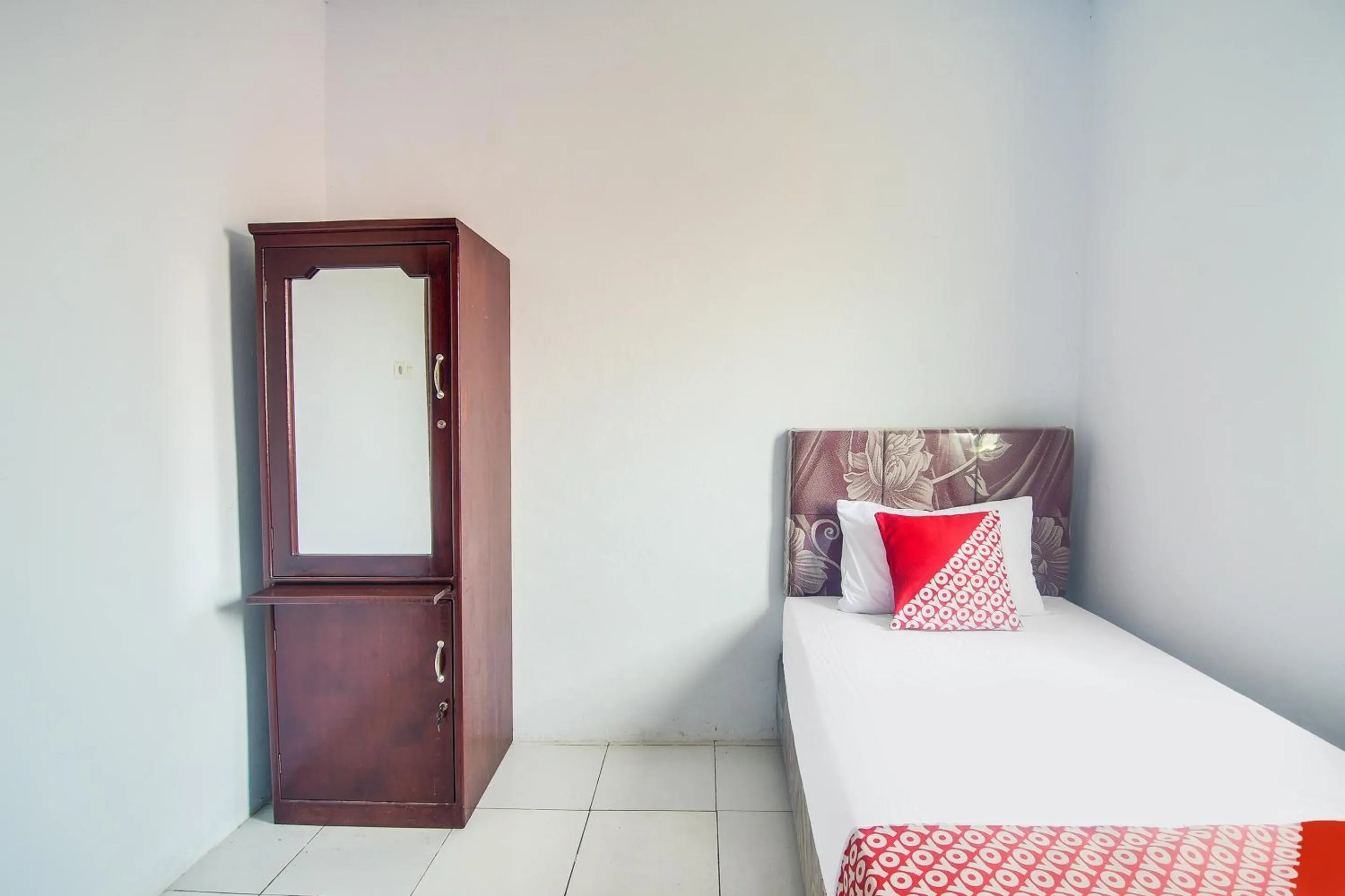 Bedroom, Bed in Hotel O 3m Kost Dan Homestay