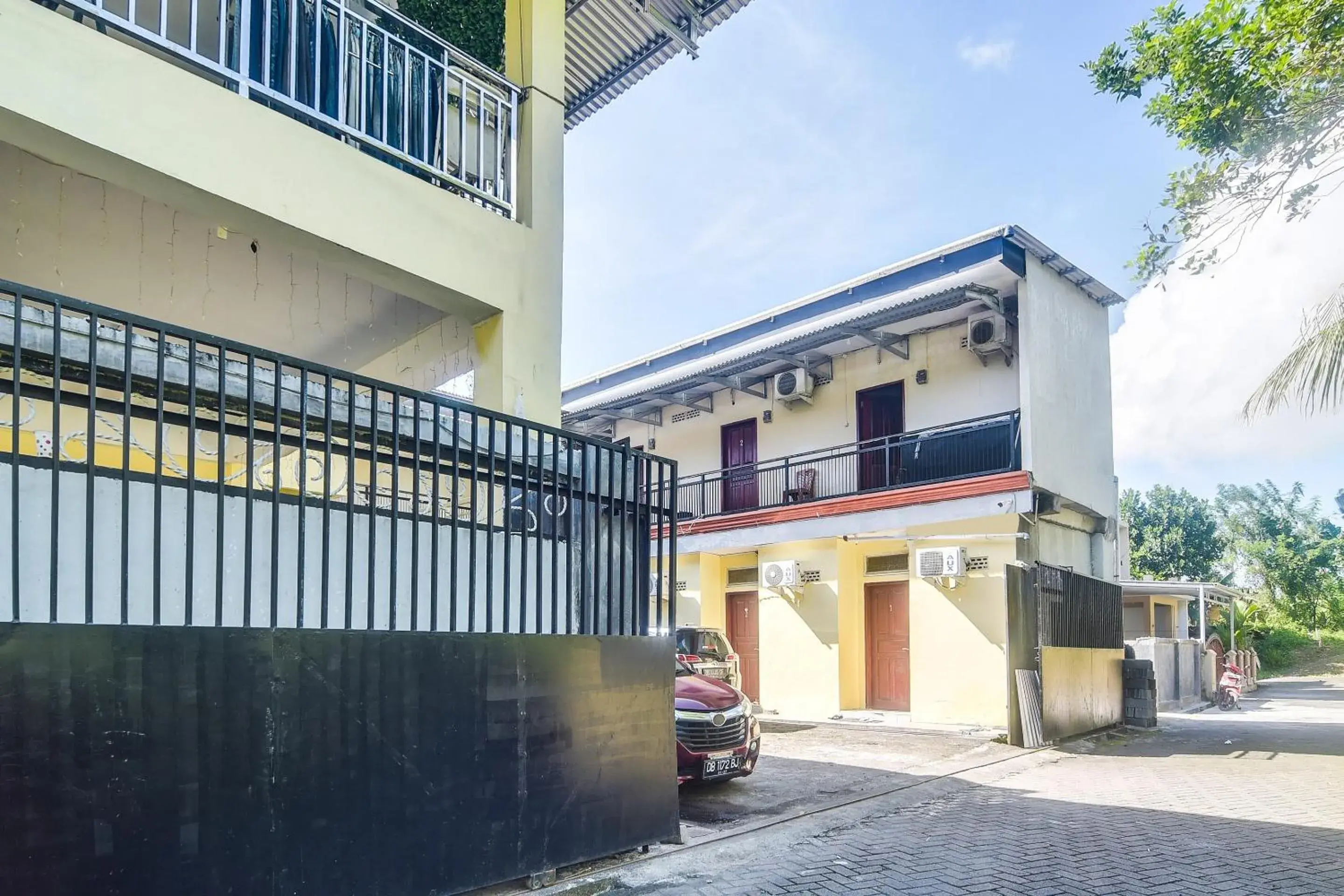 Facade/entrance in Hotel O 3m Kost Dan Homestay Facade/entrance in Hotel O 3m Kost Dan Homestay