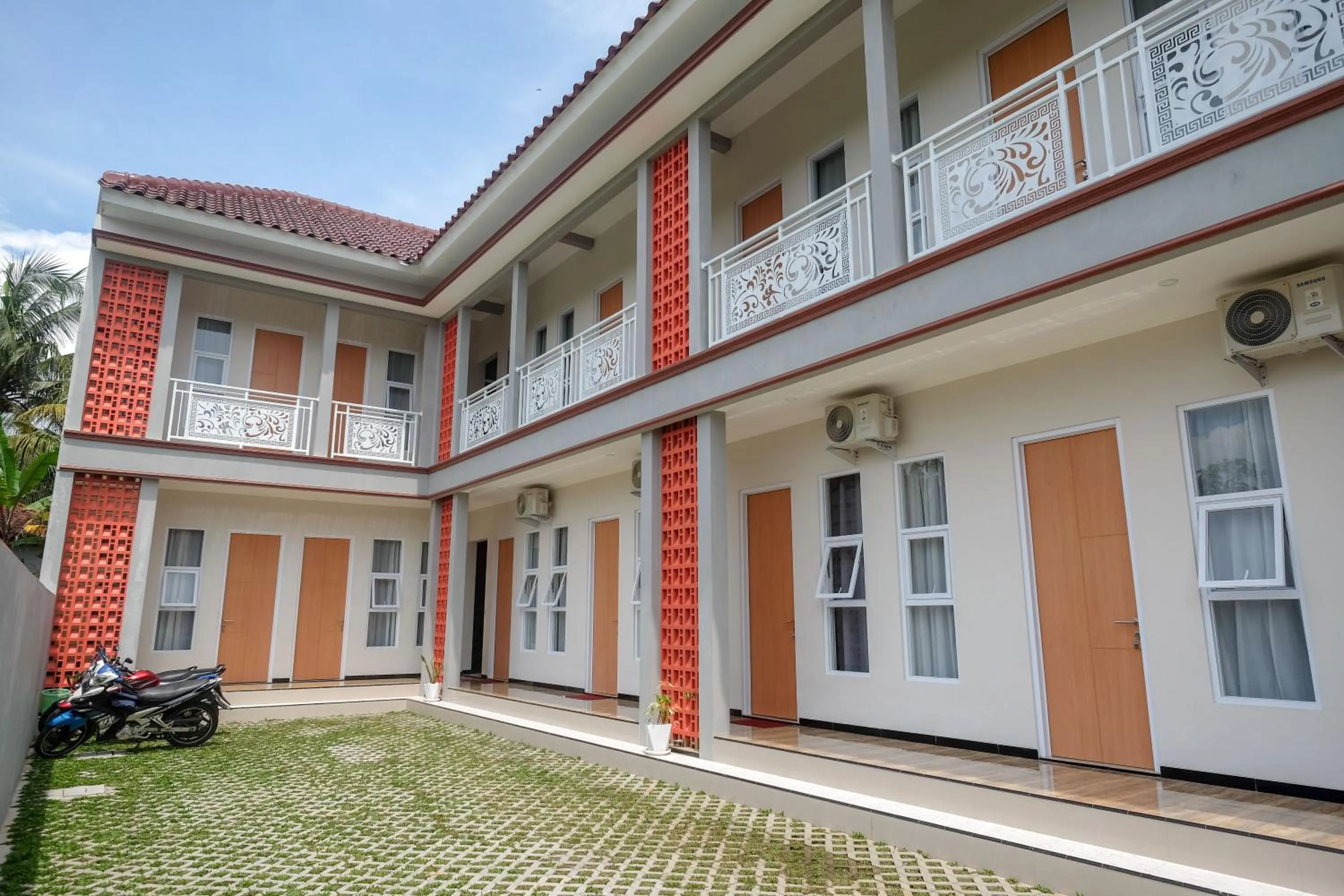 Property building in RedDoorz Syariah near Universitas Tidar Magelang