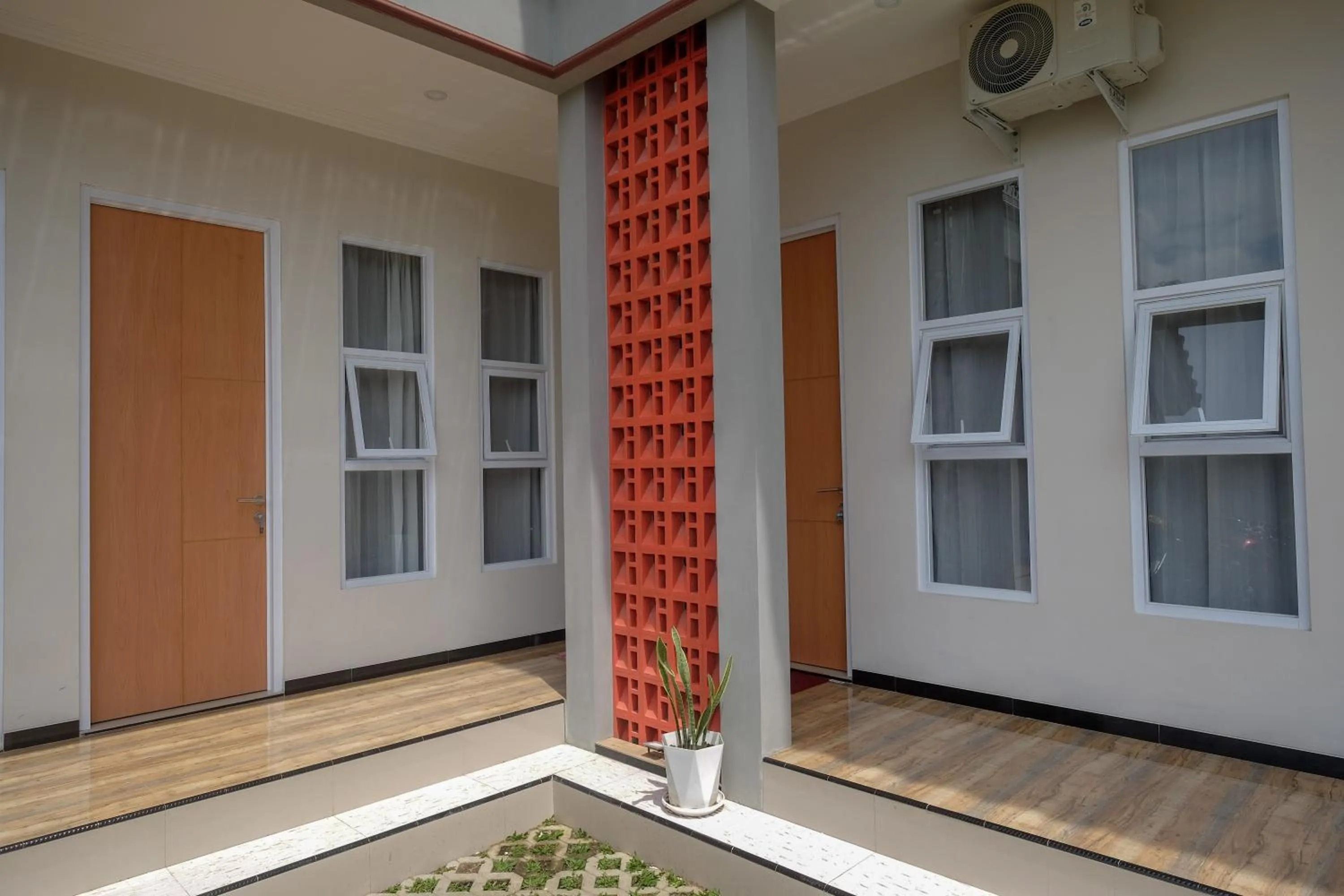Property building in RedDoorz Syariah near Universitas Tidar Magelang