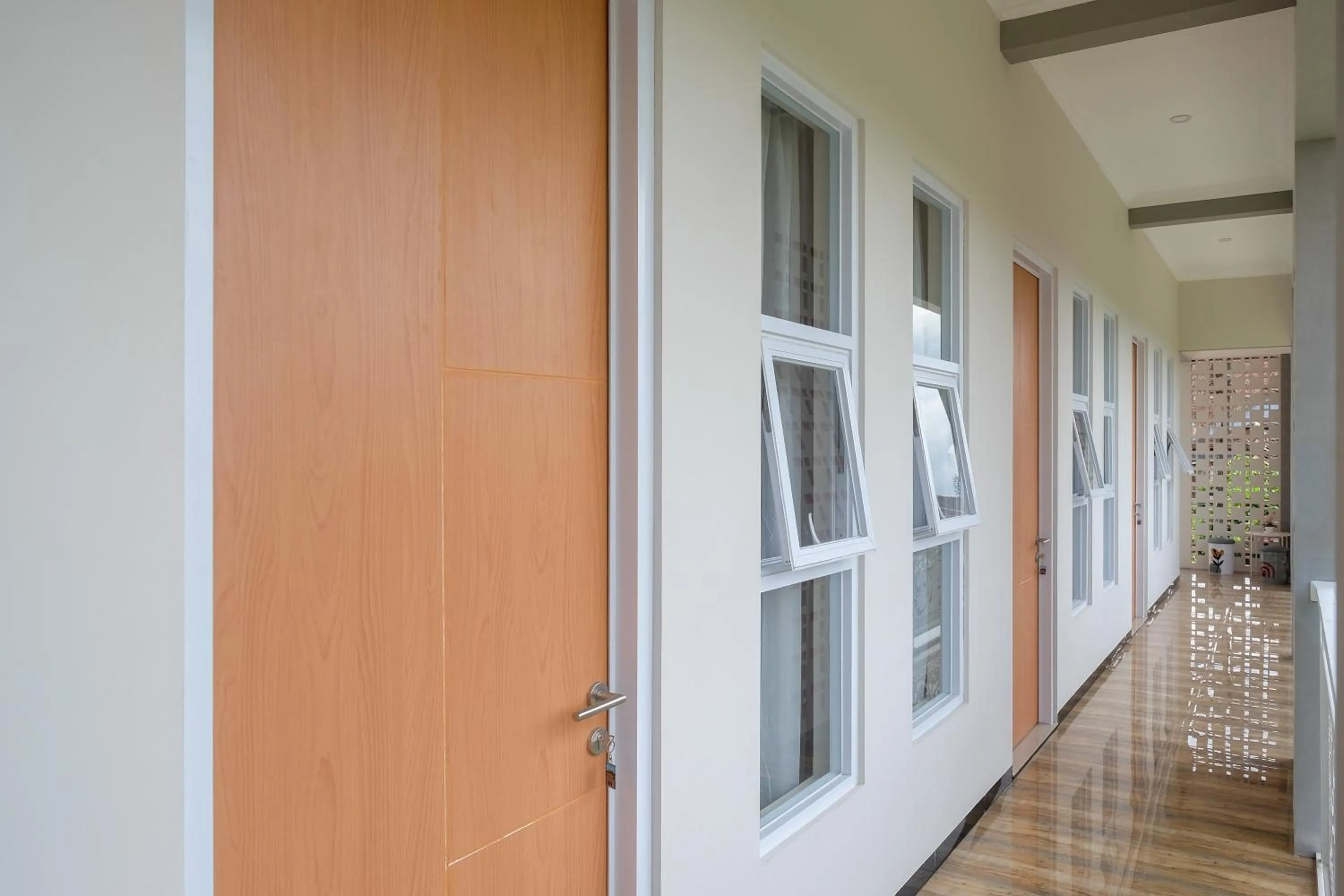 Balcony/Terrace in RedDoorz Syariah near Universitas Tidar Magelang