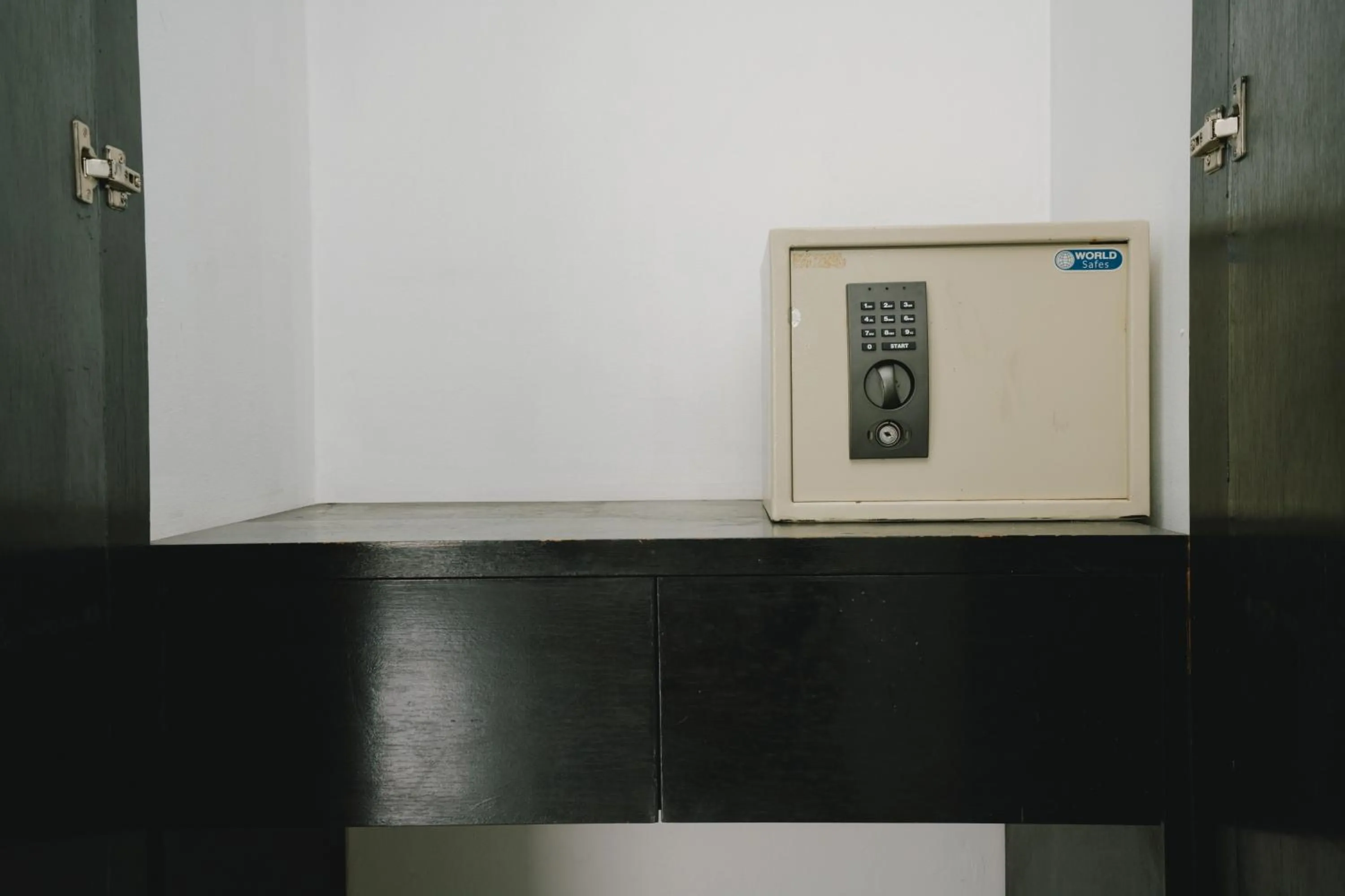 microwave in Noble House Patong