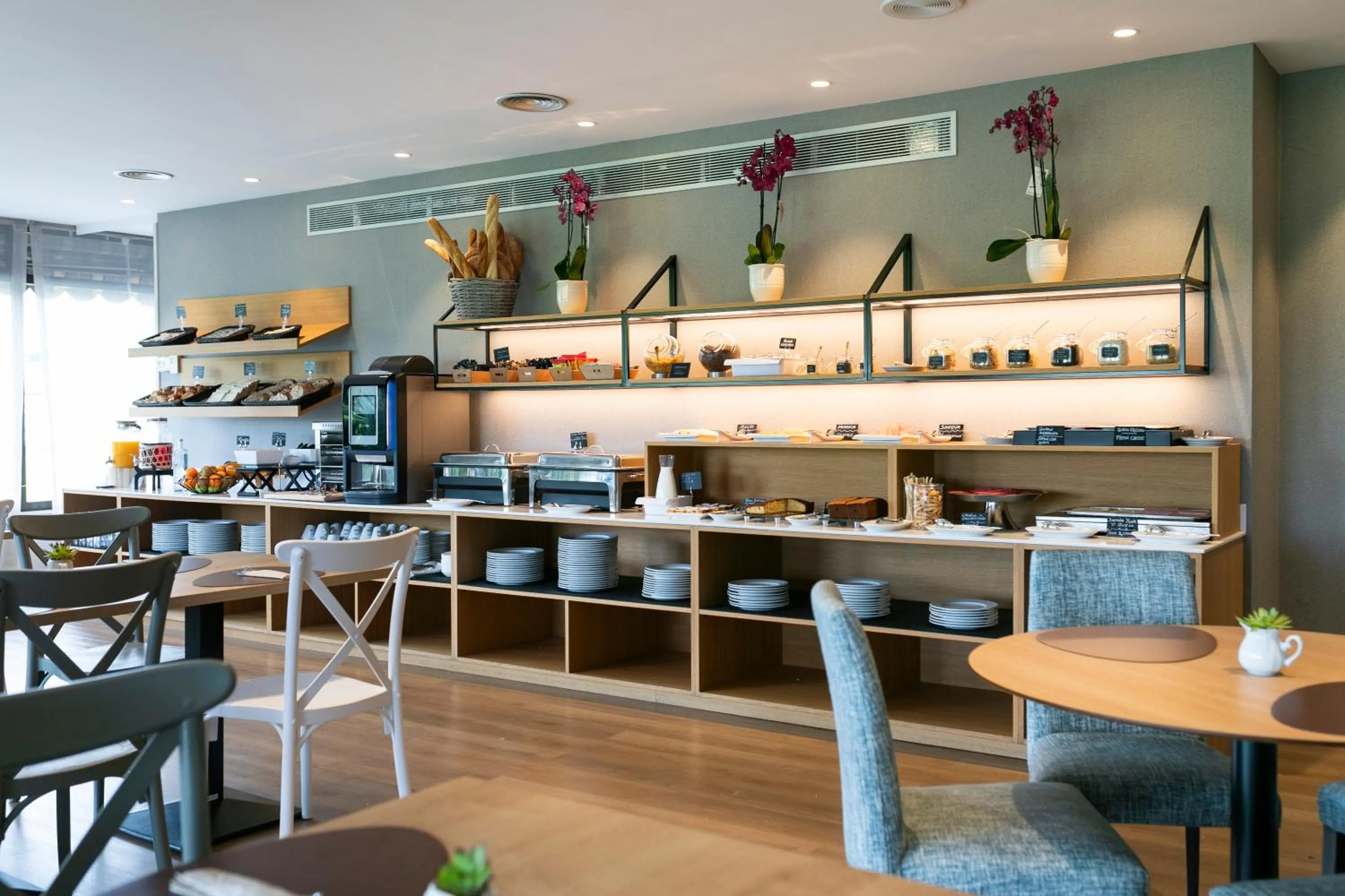 Buffet breakfast in Hotel Santiago Apóstol