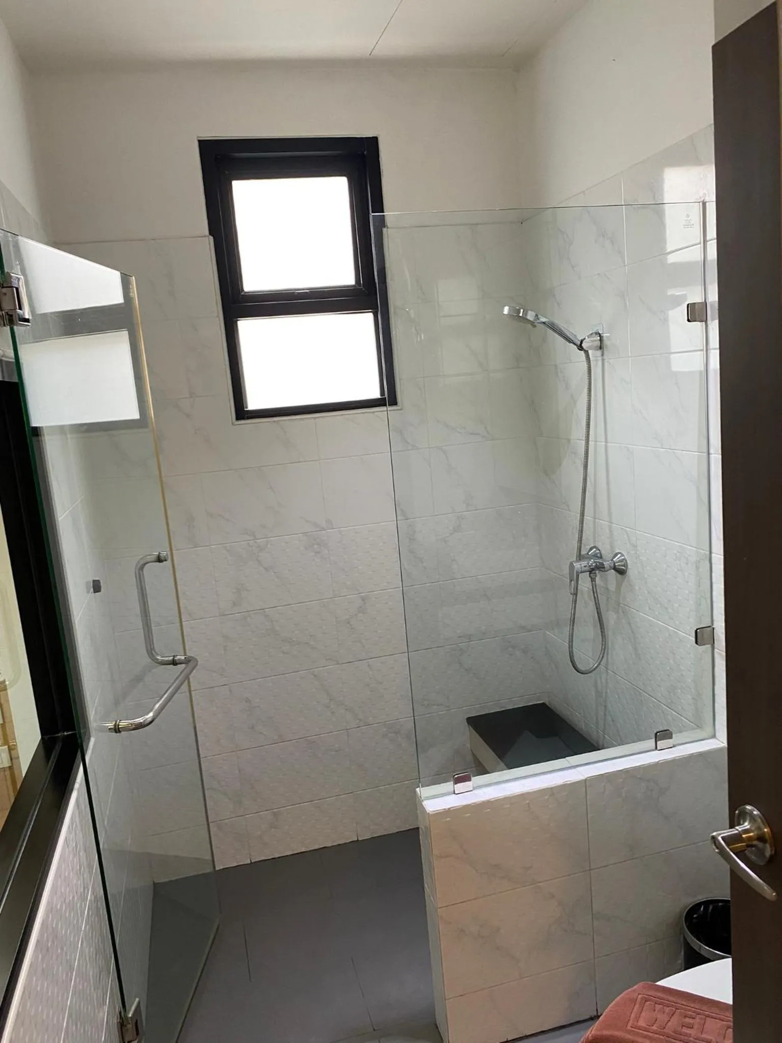 Shower in I AM O'TEL Patong