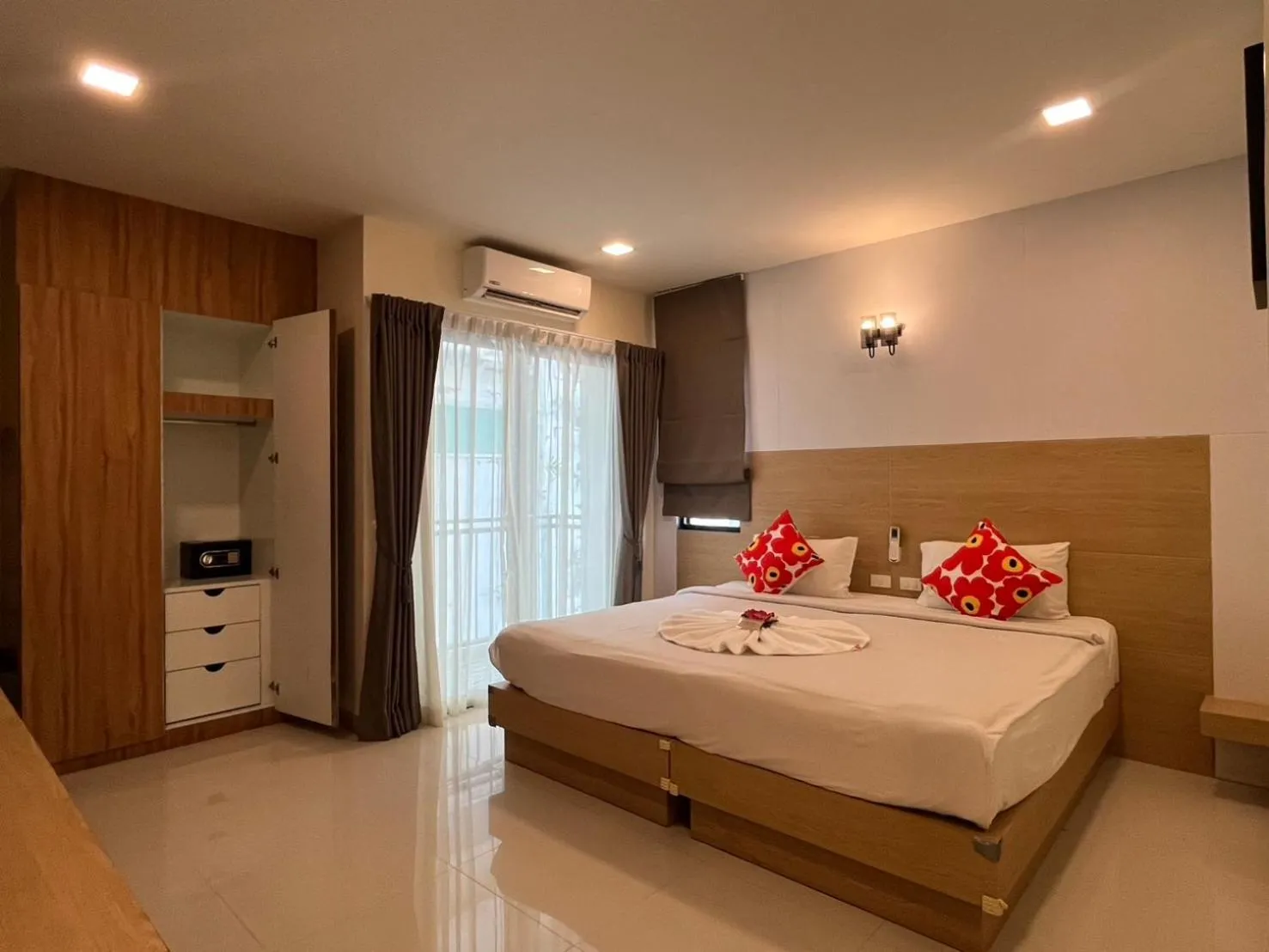 Bedroom, Bed in I AM O'TEL Patong