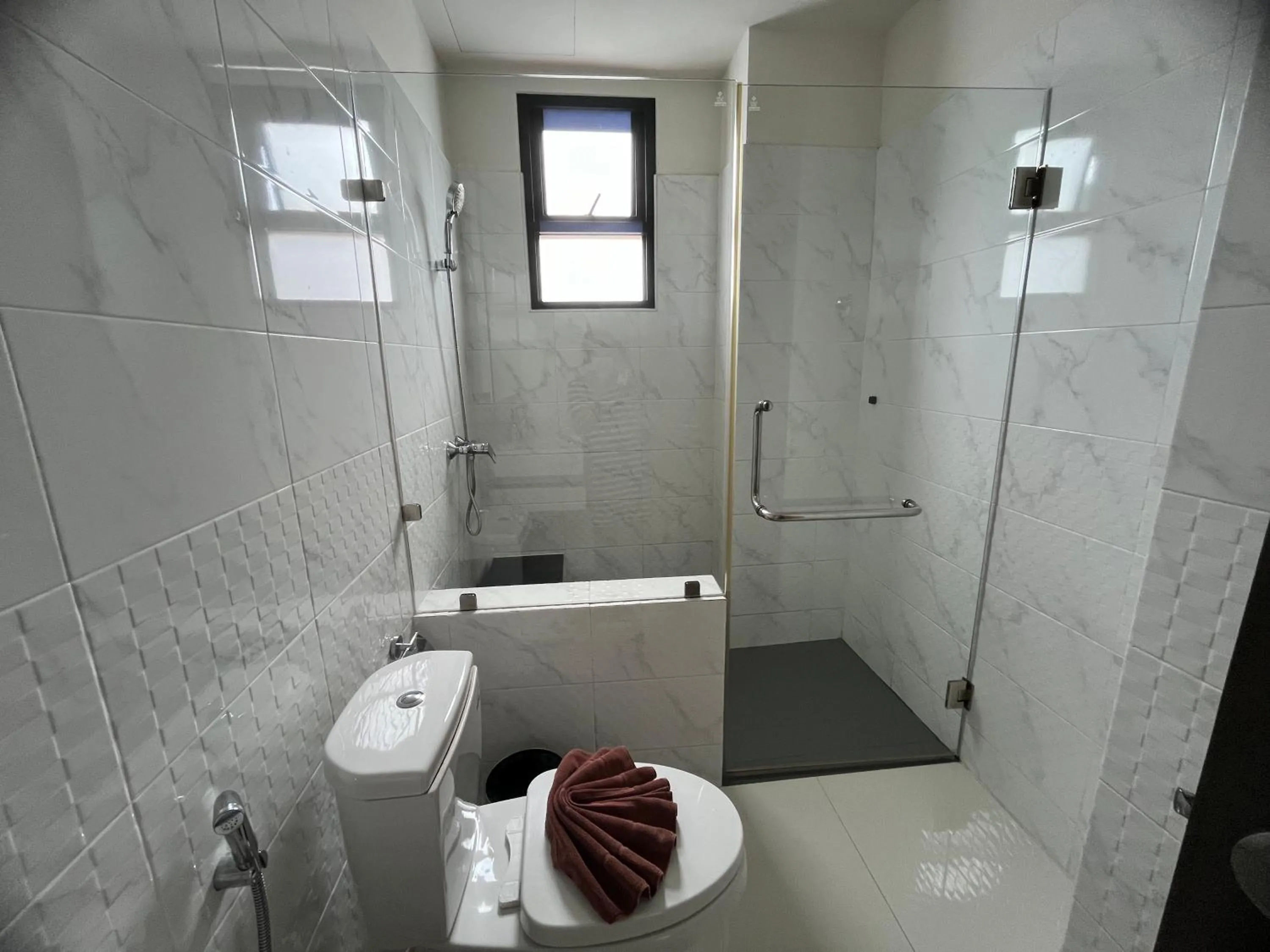 Shower in I AM O'TEL Patong