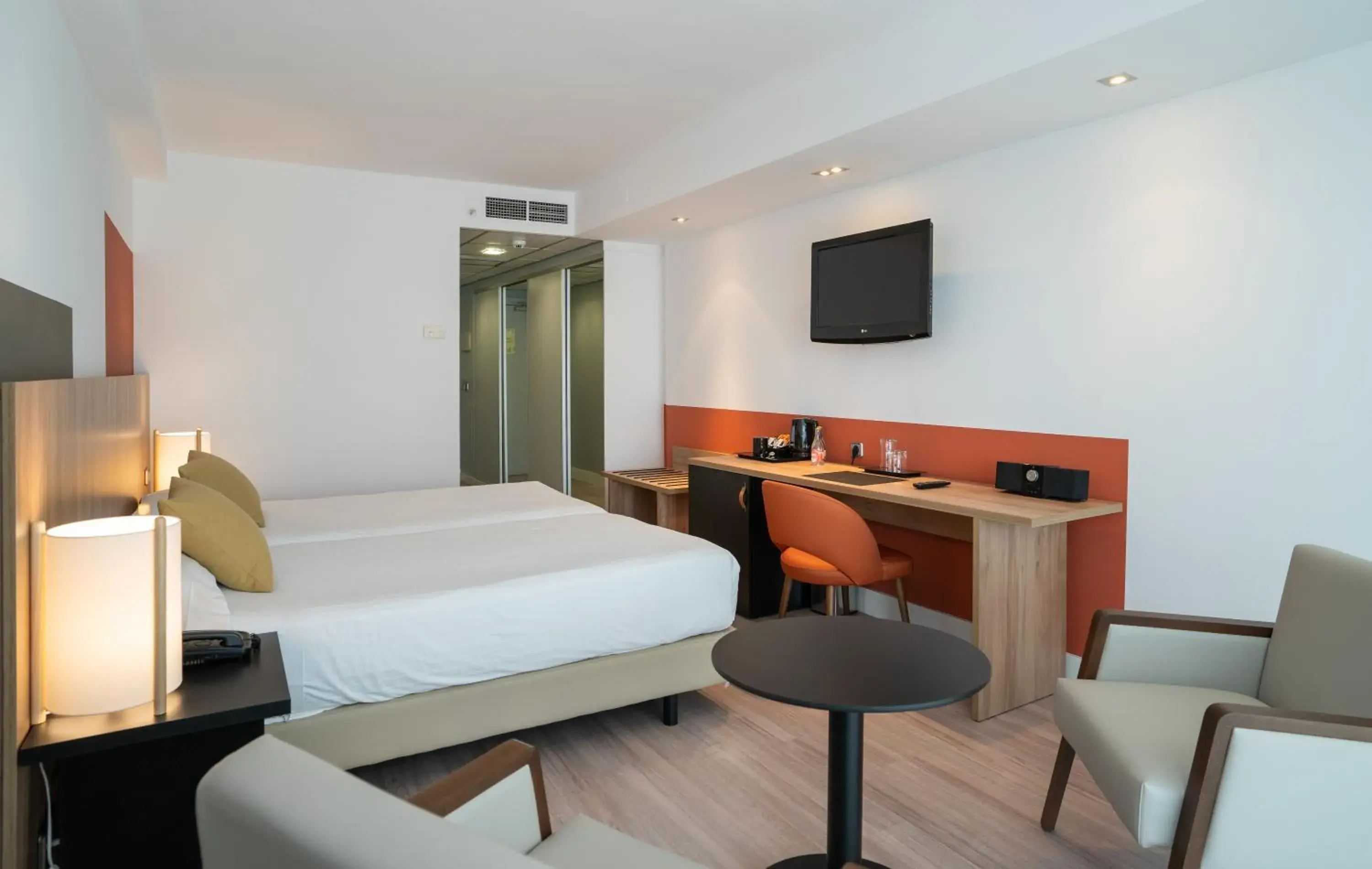 Bedroom, Bed in Medplaya Hotel Flamingo Oasis Bedroom, Bed in Medplaya Hotel Flamingo Oasis