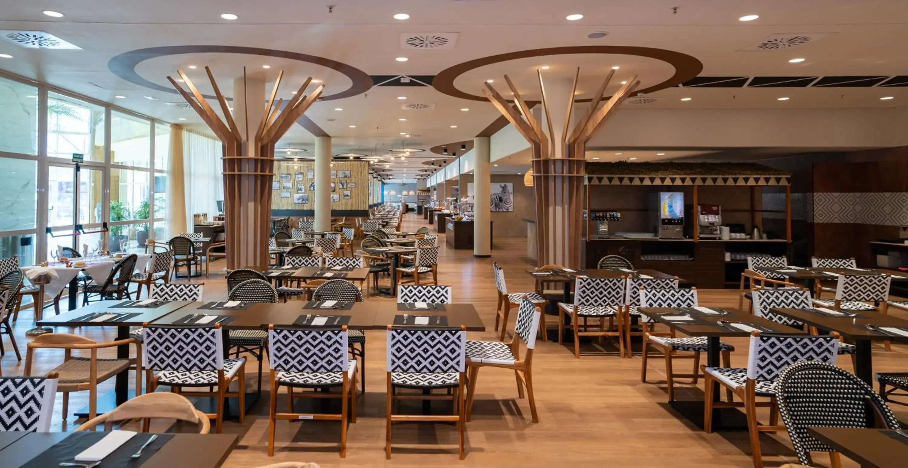 Restaurant/places to eat in Medplaya Hotel Flamingo Oasis Restaurant/places to eat in Medplaya Hotel Flamingo Oasis