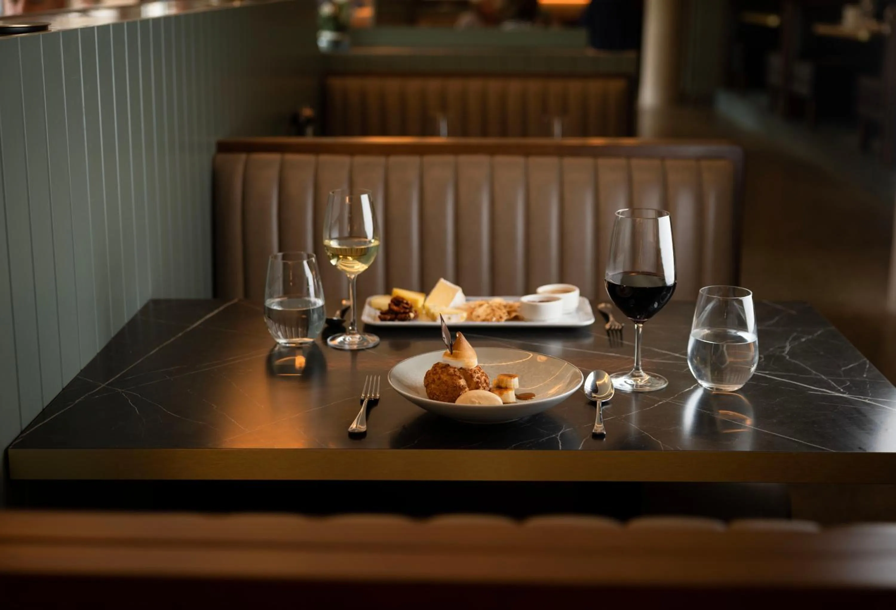 Restaurant/places to eat in voco The Club - Dublin Gateway by IHG