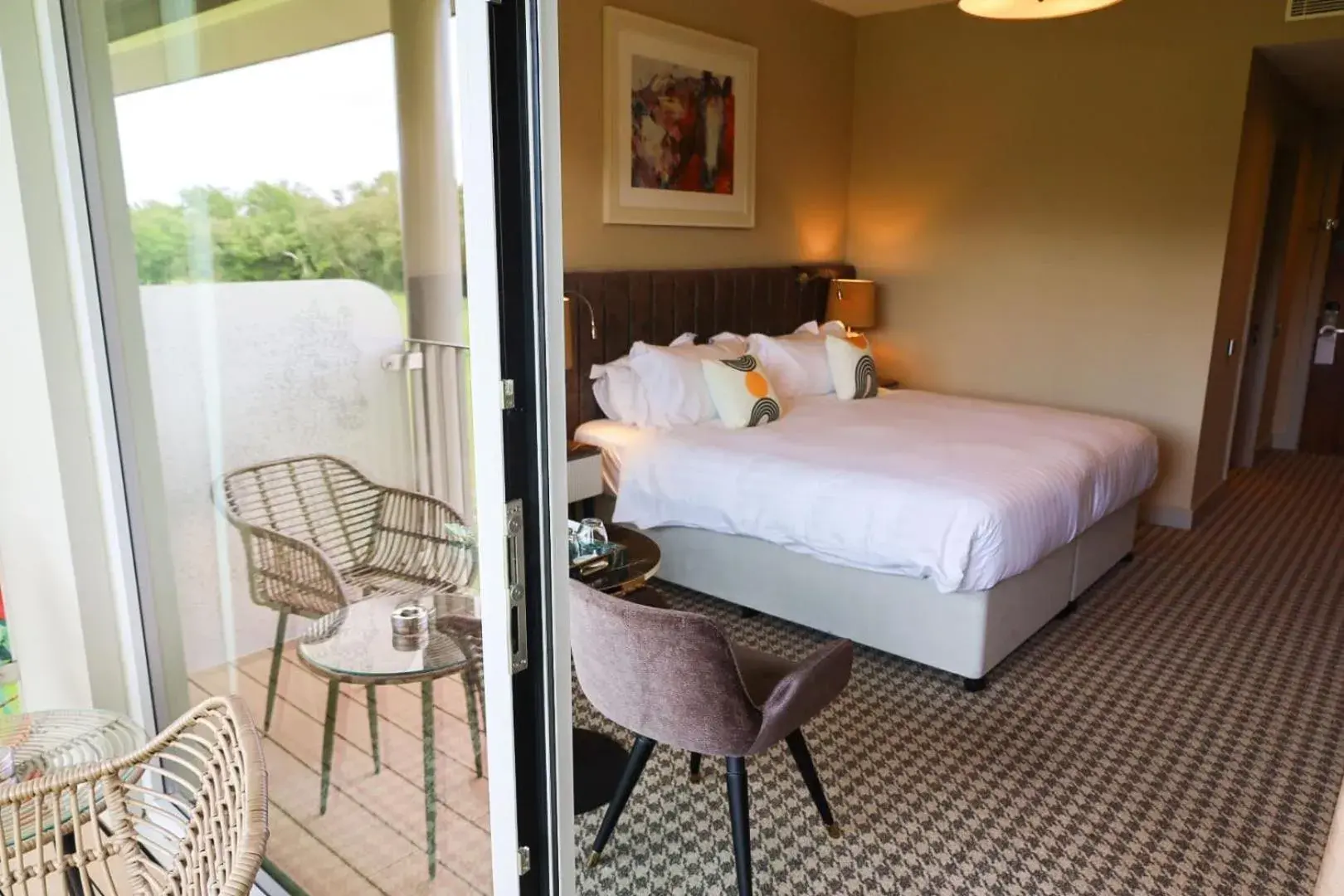 Balcony/Terrace, Bed in voco The Club - Dublin Gateway by IHG Balcony/Terrace, Bed in voco The Club - Dublin Gateway by IHG