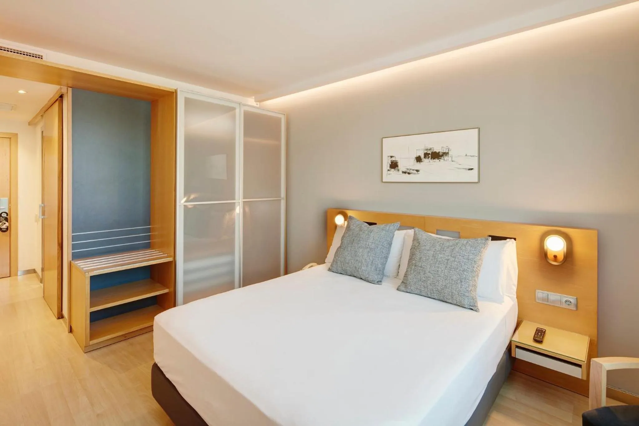 Photo of the whole room, Bed in Sercotel Caspe